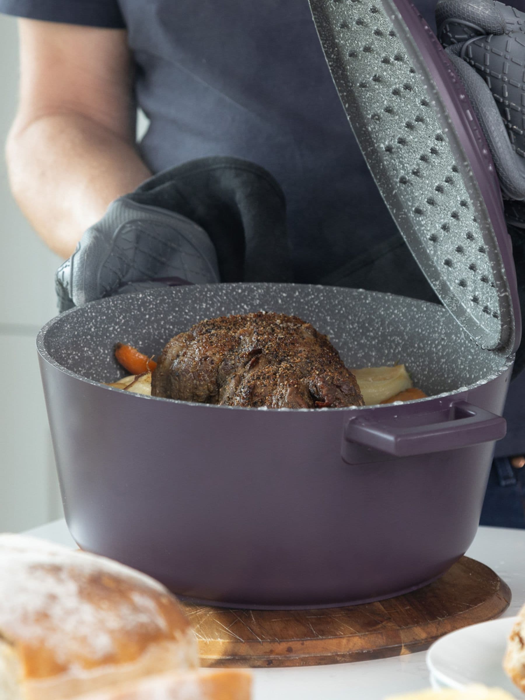 MasterClass purple casserole dish 5L, imported from the UK