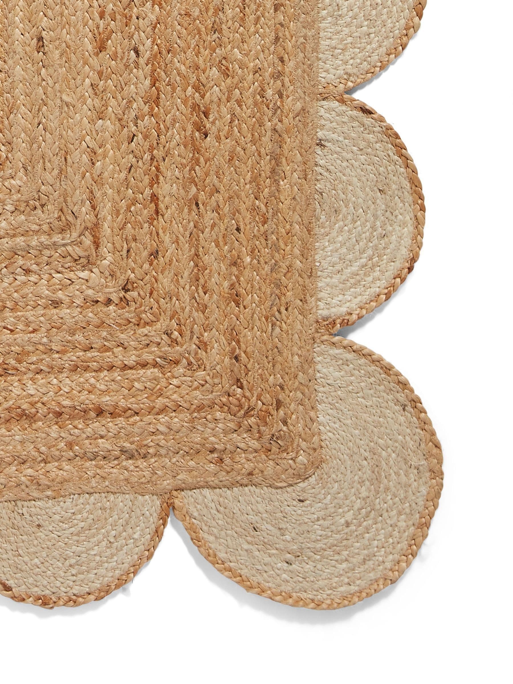 Think Rugs jute rug Natural Savannah Scallop, imported from the UK