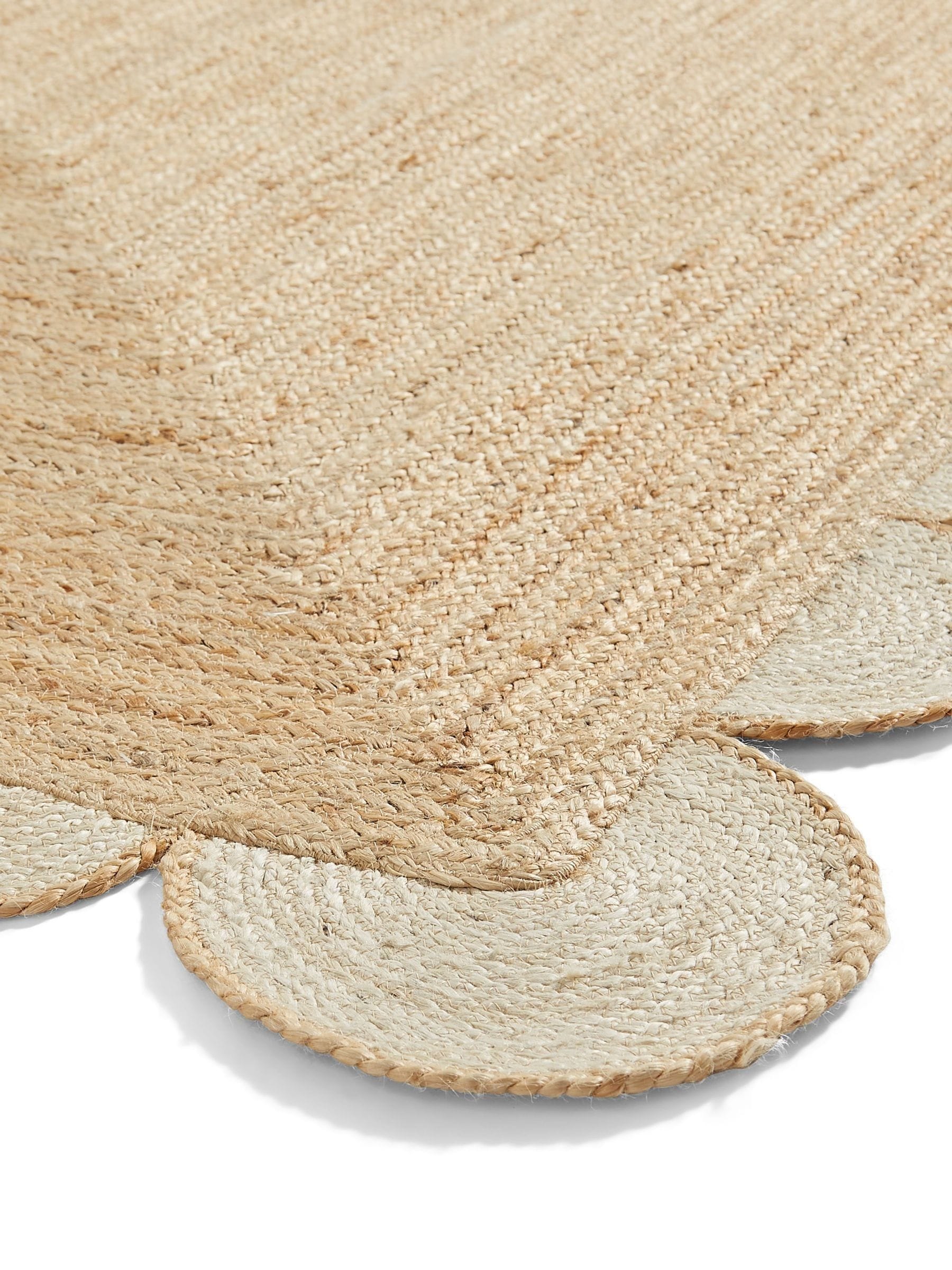 Think Rugs jute rug Natural Savannah Scallop, imported from the UK