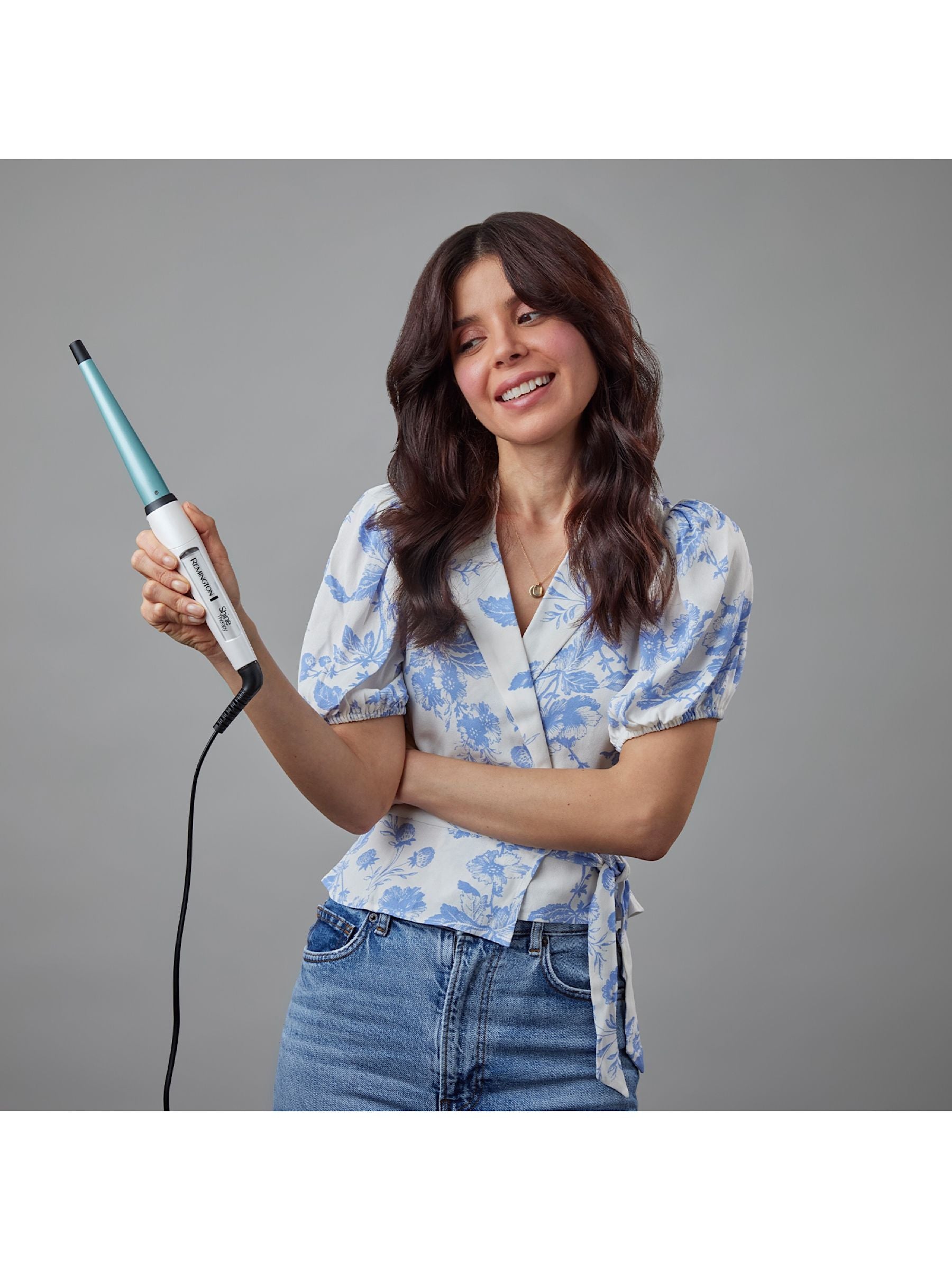 Remington Shine Therapy White Wand, imported from the UK