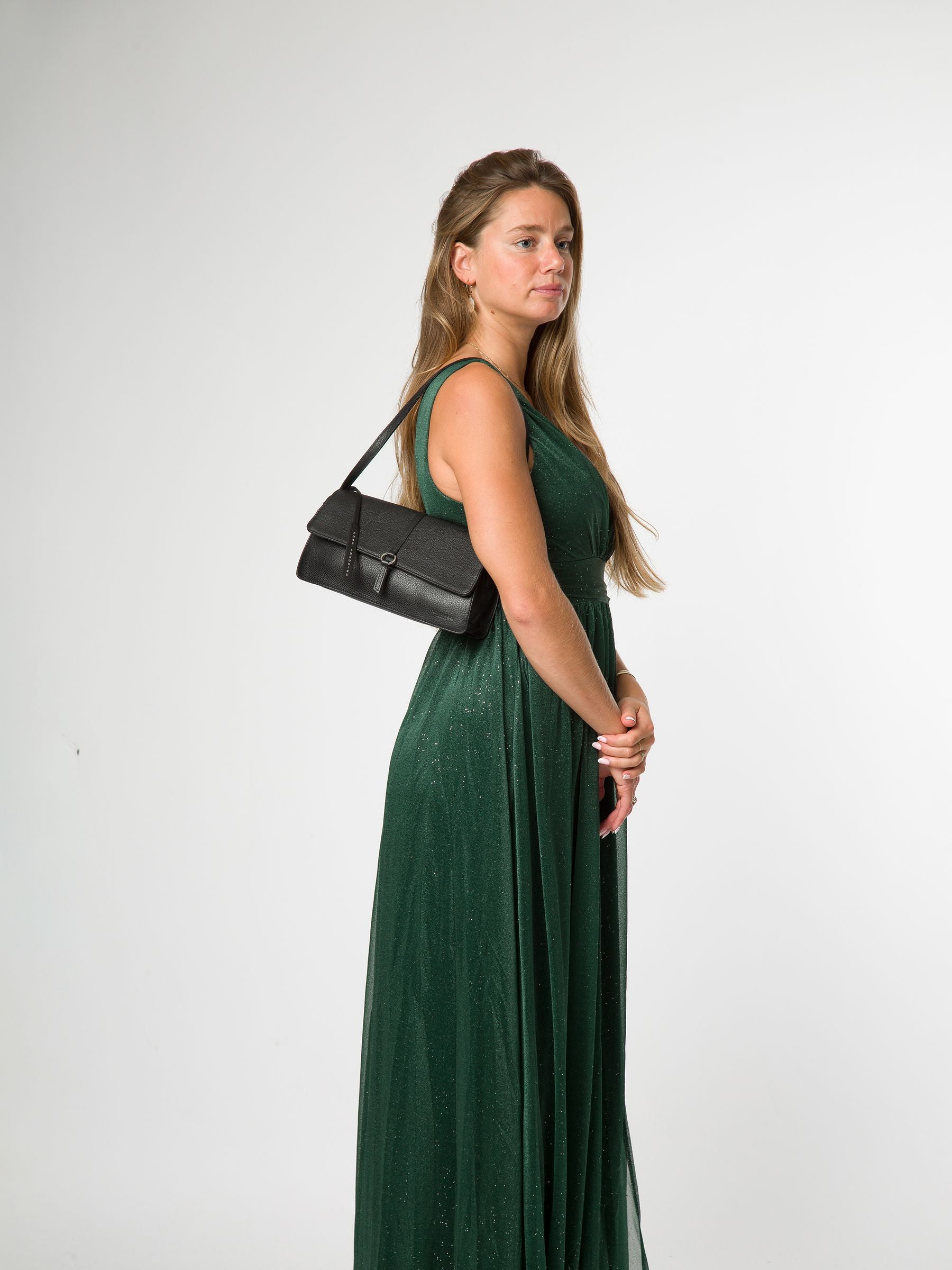 Pure Luxuries London Black 'Sabina' Leather Grab Bag