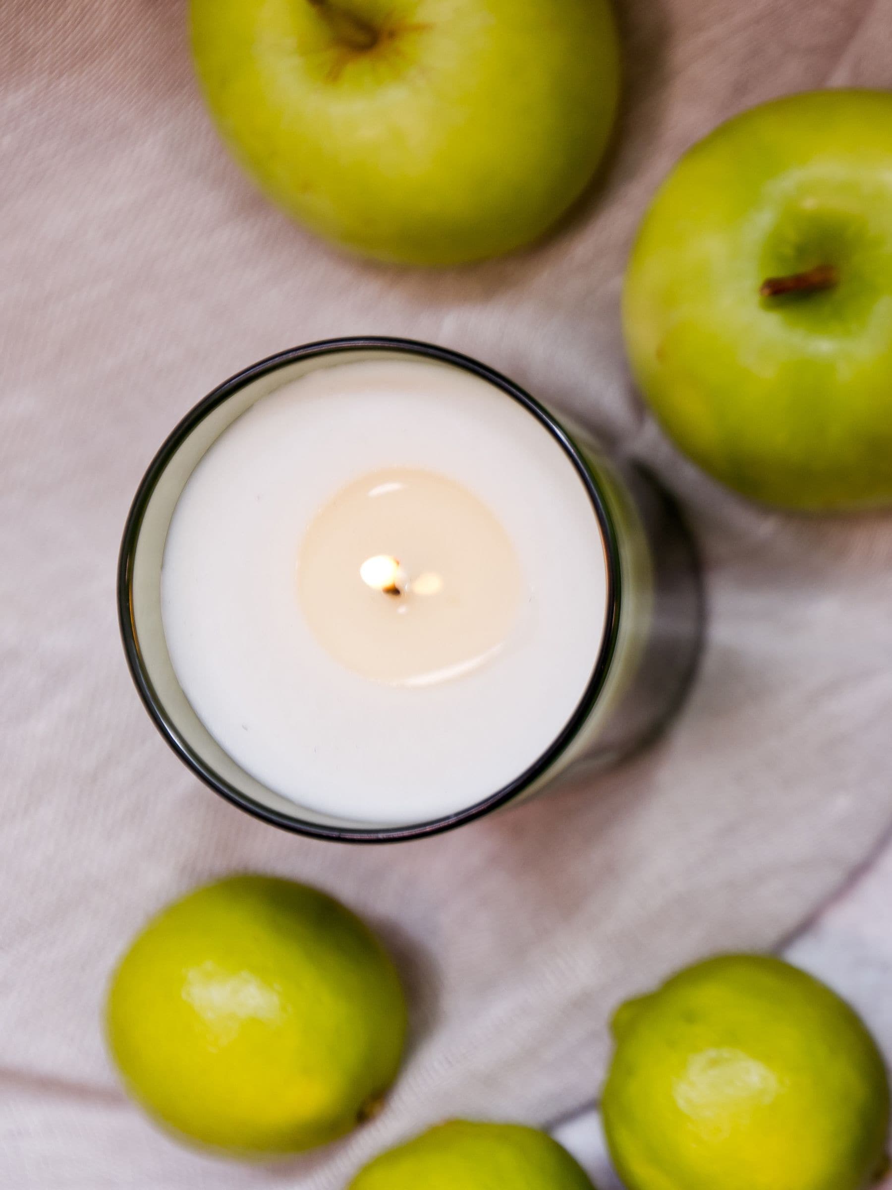 Stoneglow Green Apple and Lime soy wax candle 160g, UK version