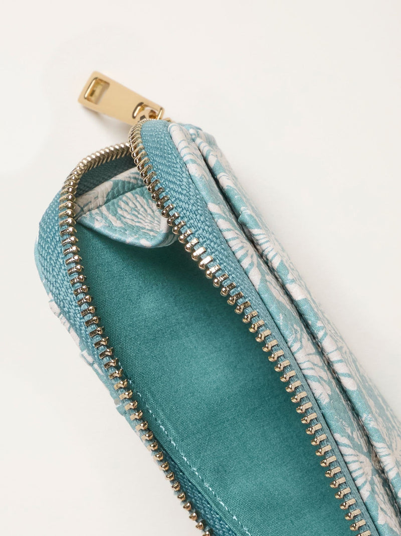 FatFace green shell printed card holder, imported from the UK