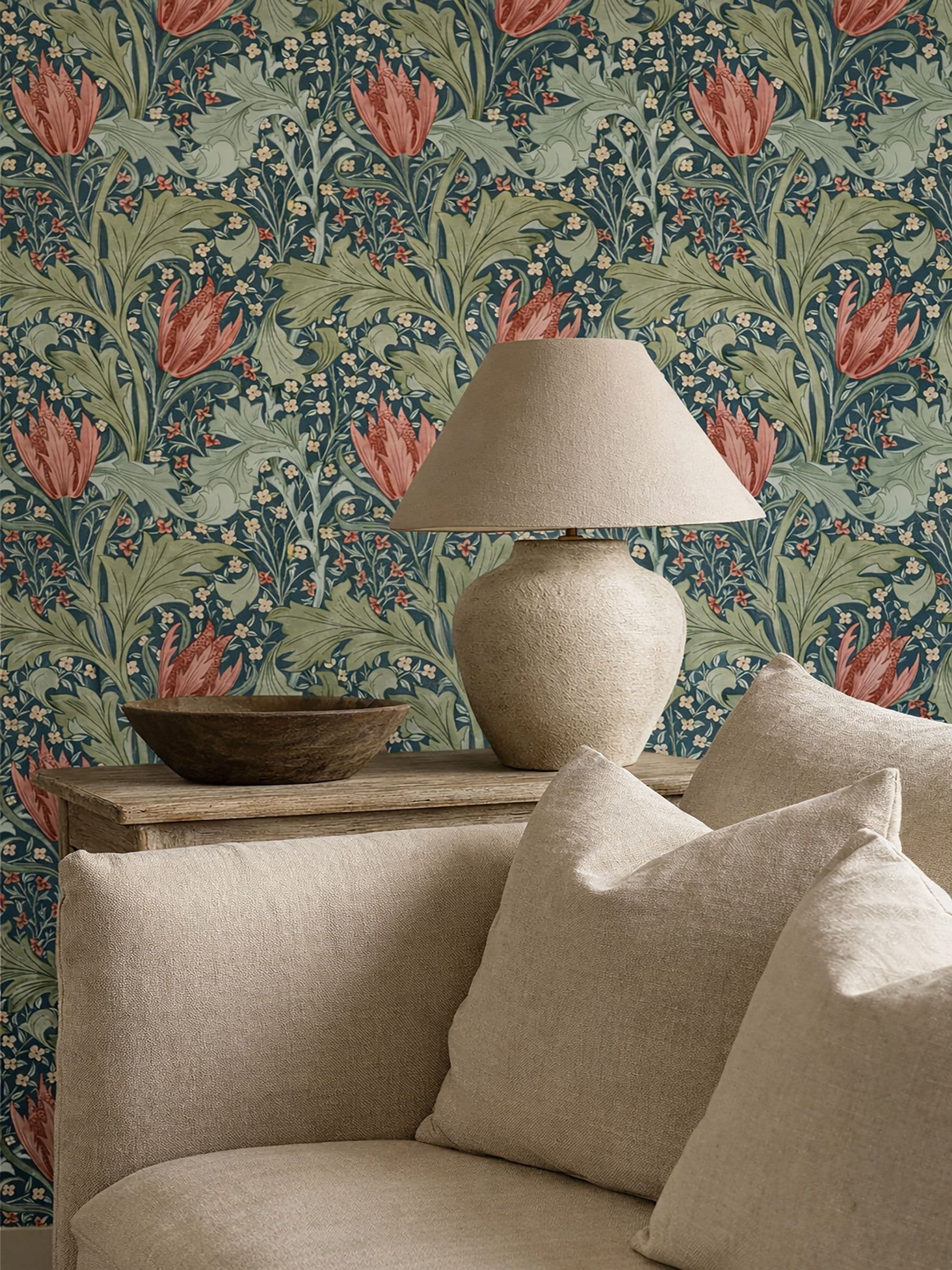 Morris & Co Lent Lily wallpaper 10M (British brand)