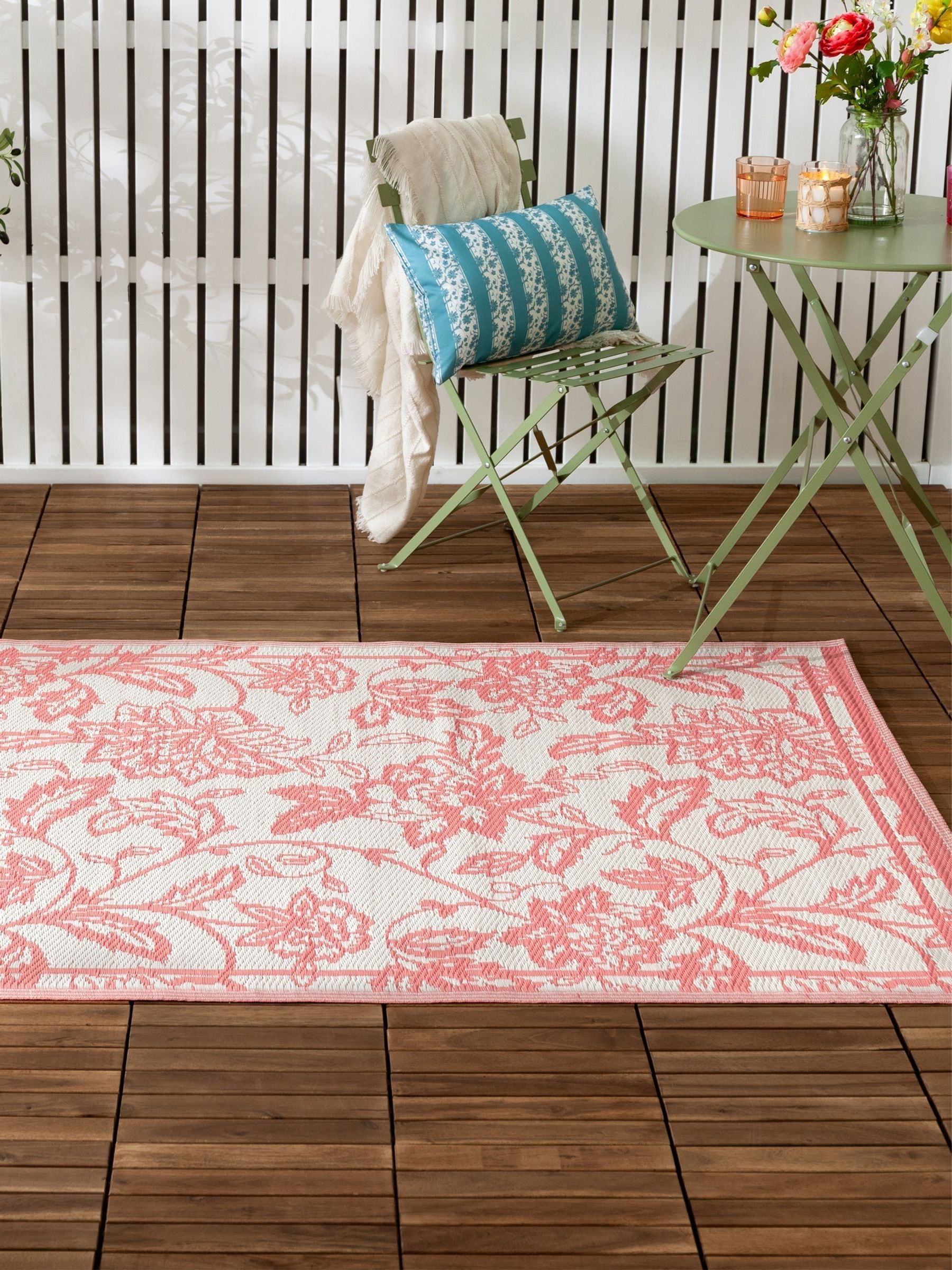 Furn Anemone woven outdoor rug 120x180cm - British product