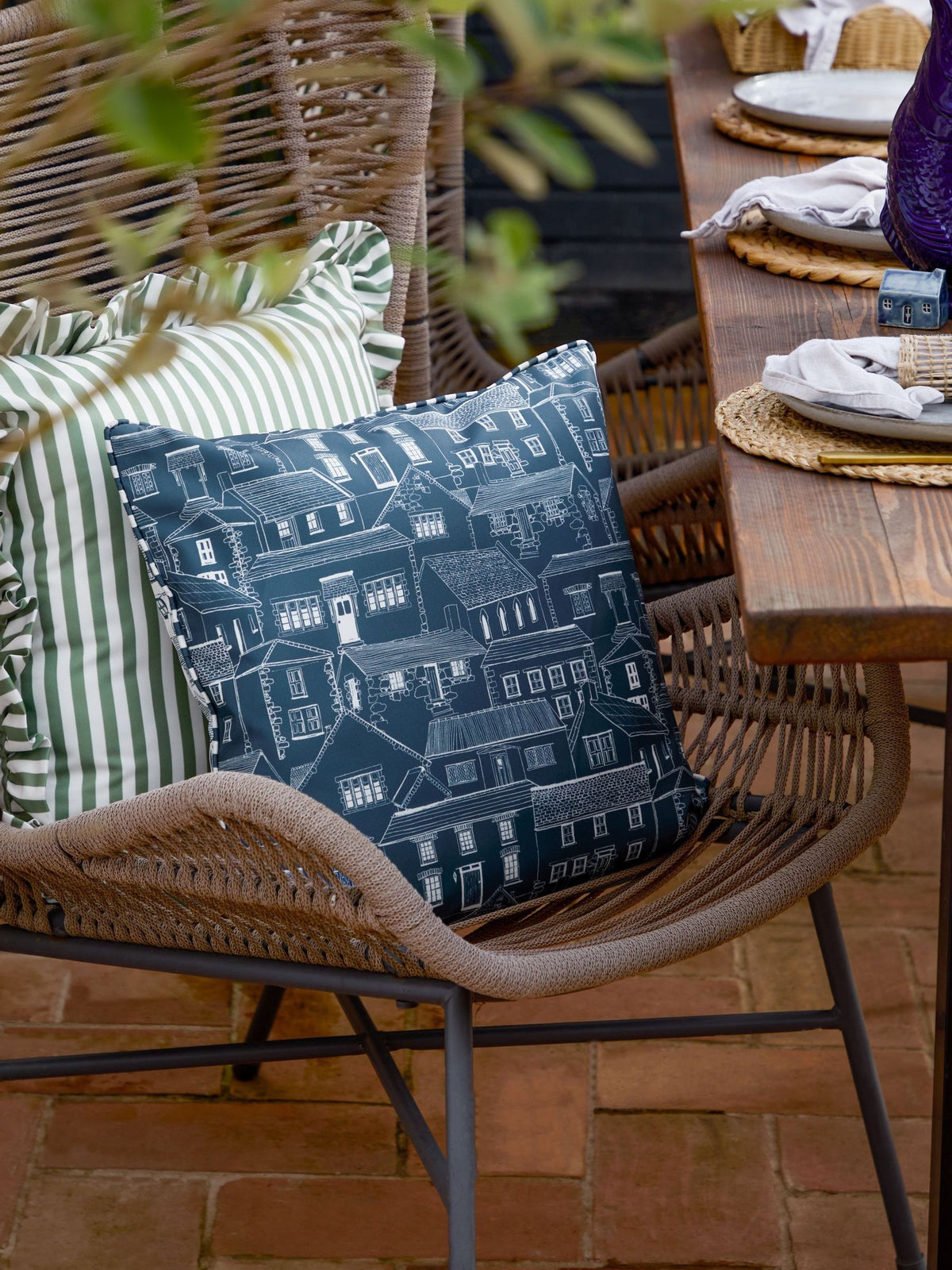 Wylder outdoor cushion Abersoch Town 45cm, UK version