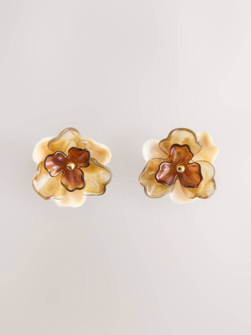 Brown resin flower stud earrings, UK version