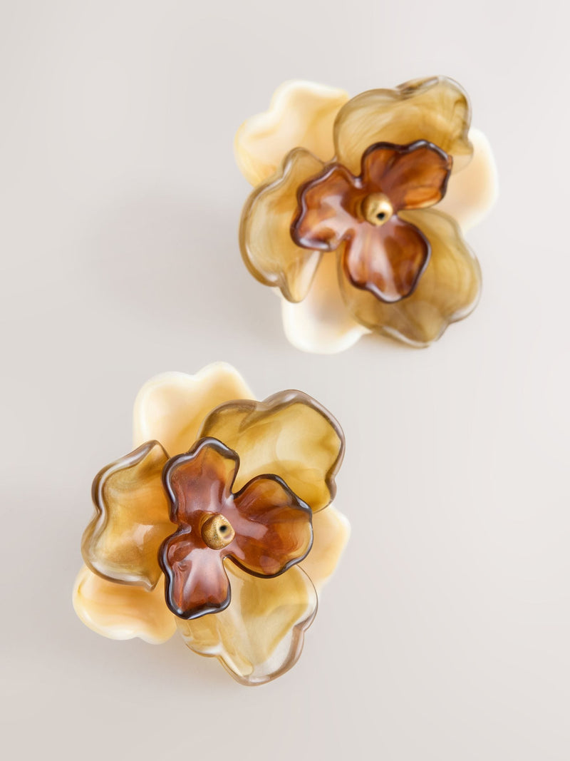 Brown resin flower stud earrings, UK version