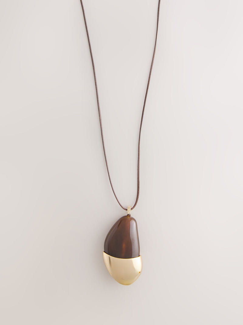 Resin pendant necklace gold tone brown - British product