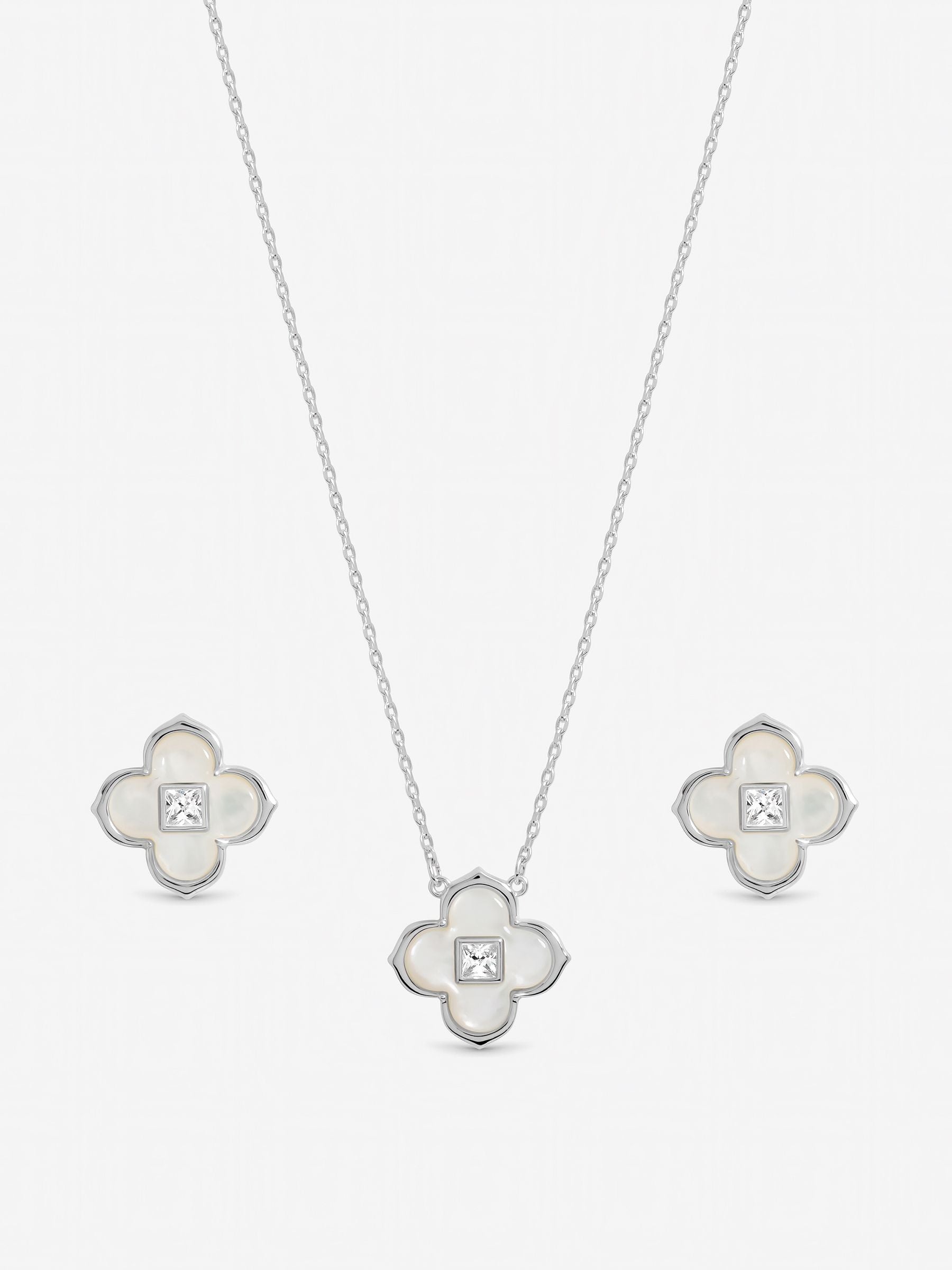 Inicio mother of pearl clover jewellery set gift box, UK version