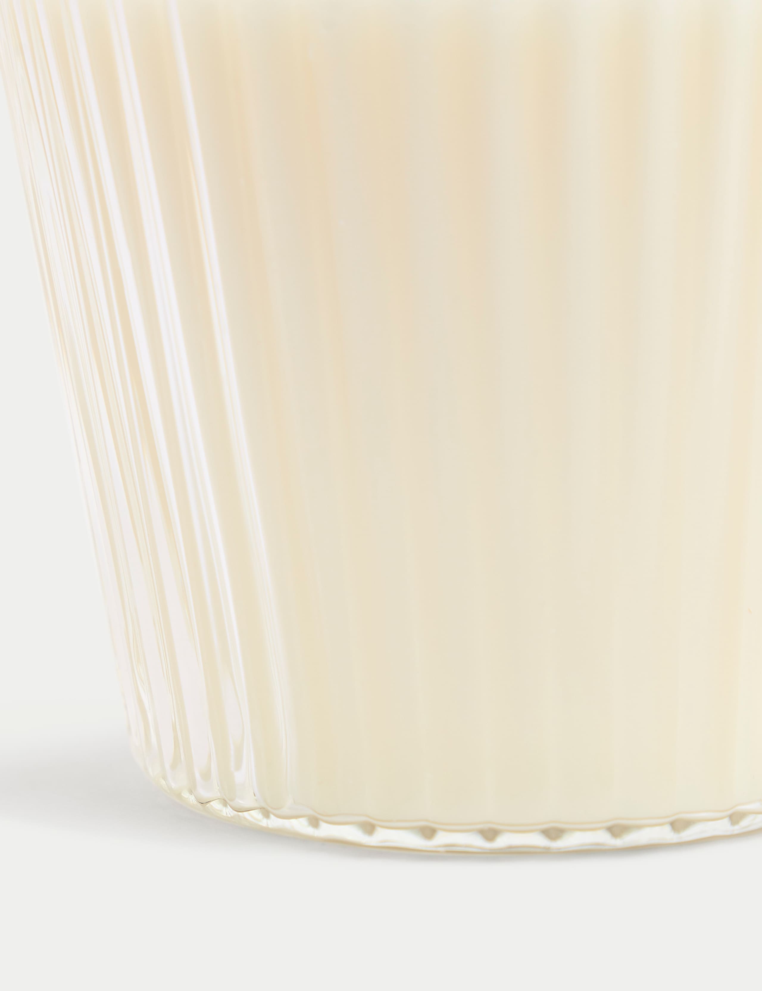 Garden Primrose 3 Wick Candle, UK version