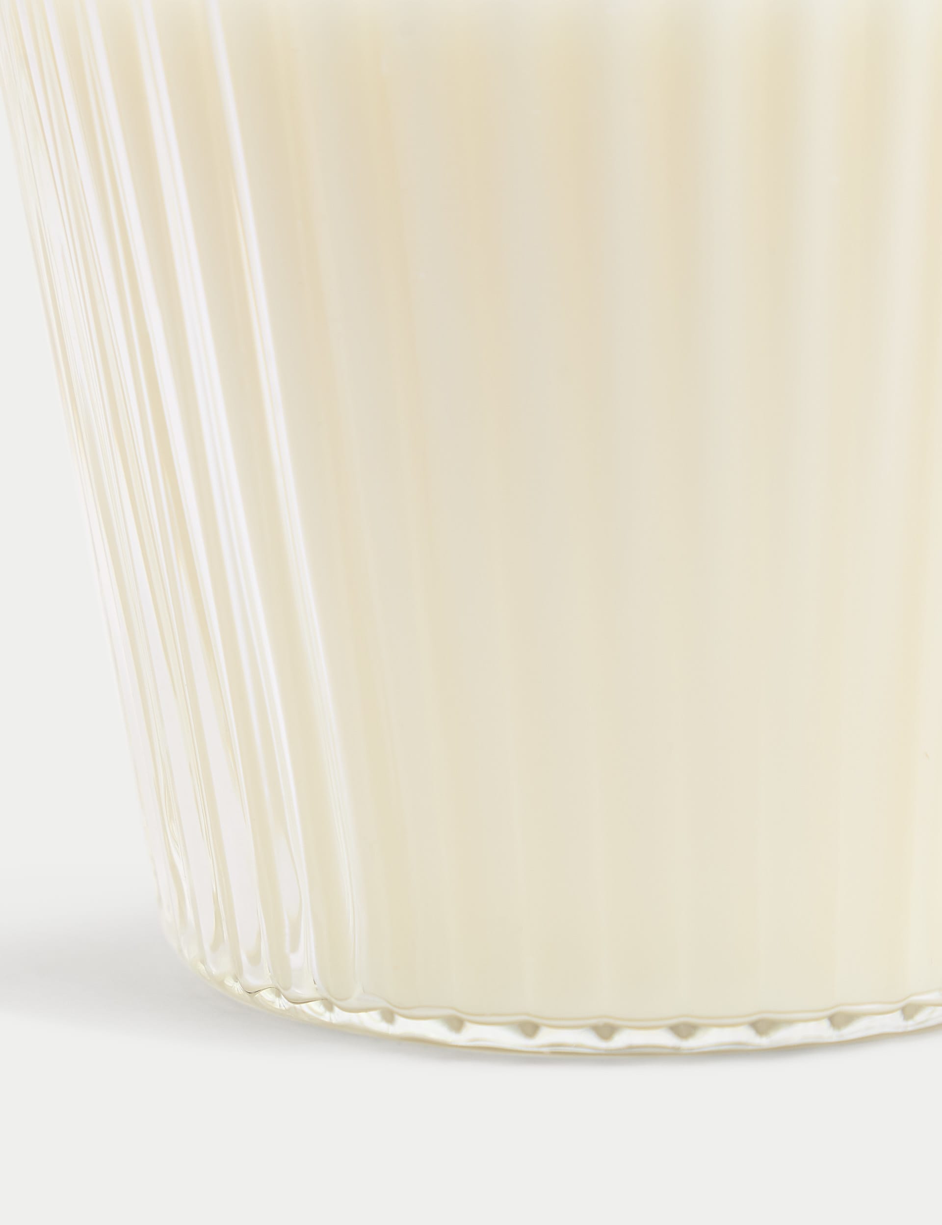 Garden Primrose 3 Wick Candle, UK version