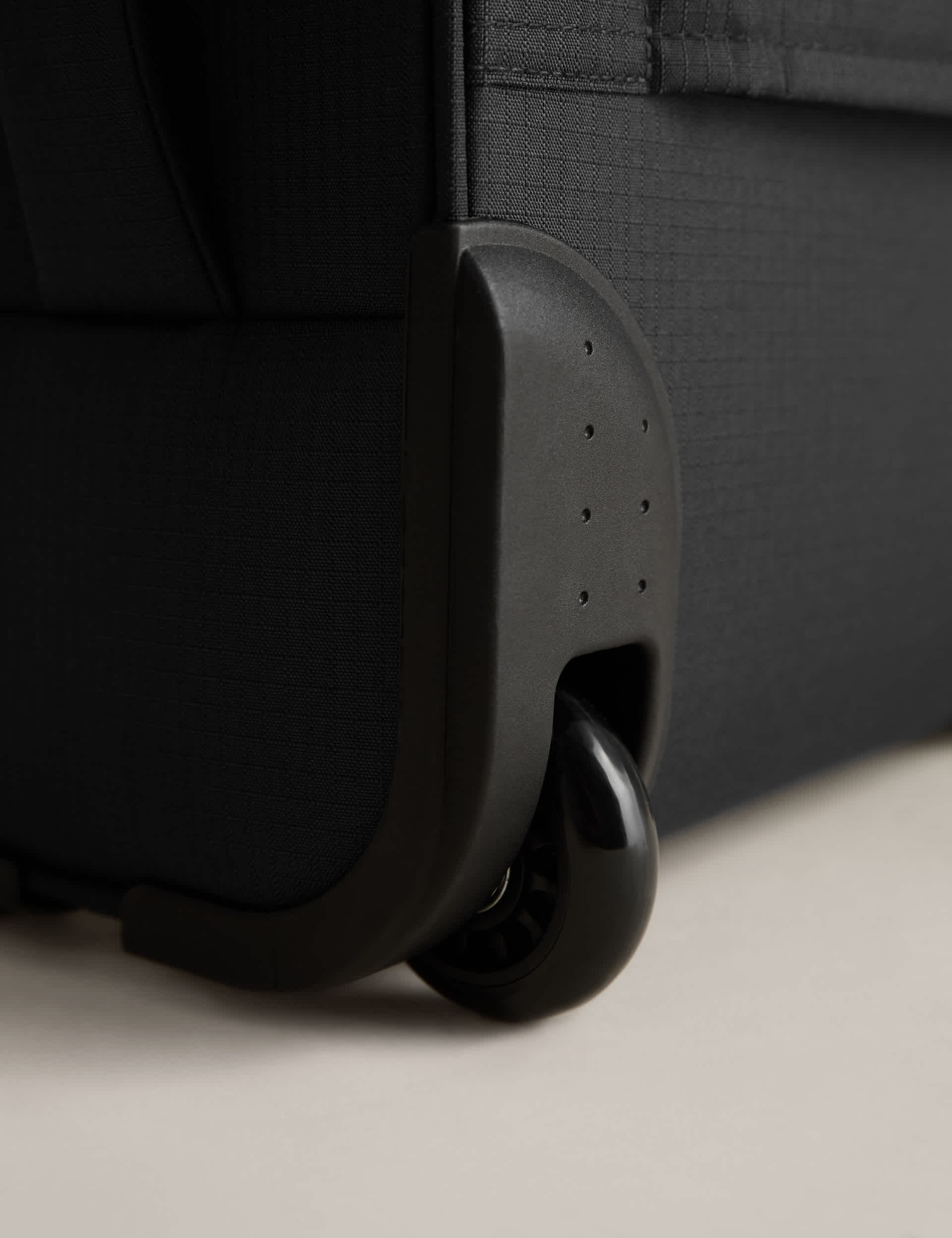 Geneva 2 wheel soft underseat case, UK version
