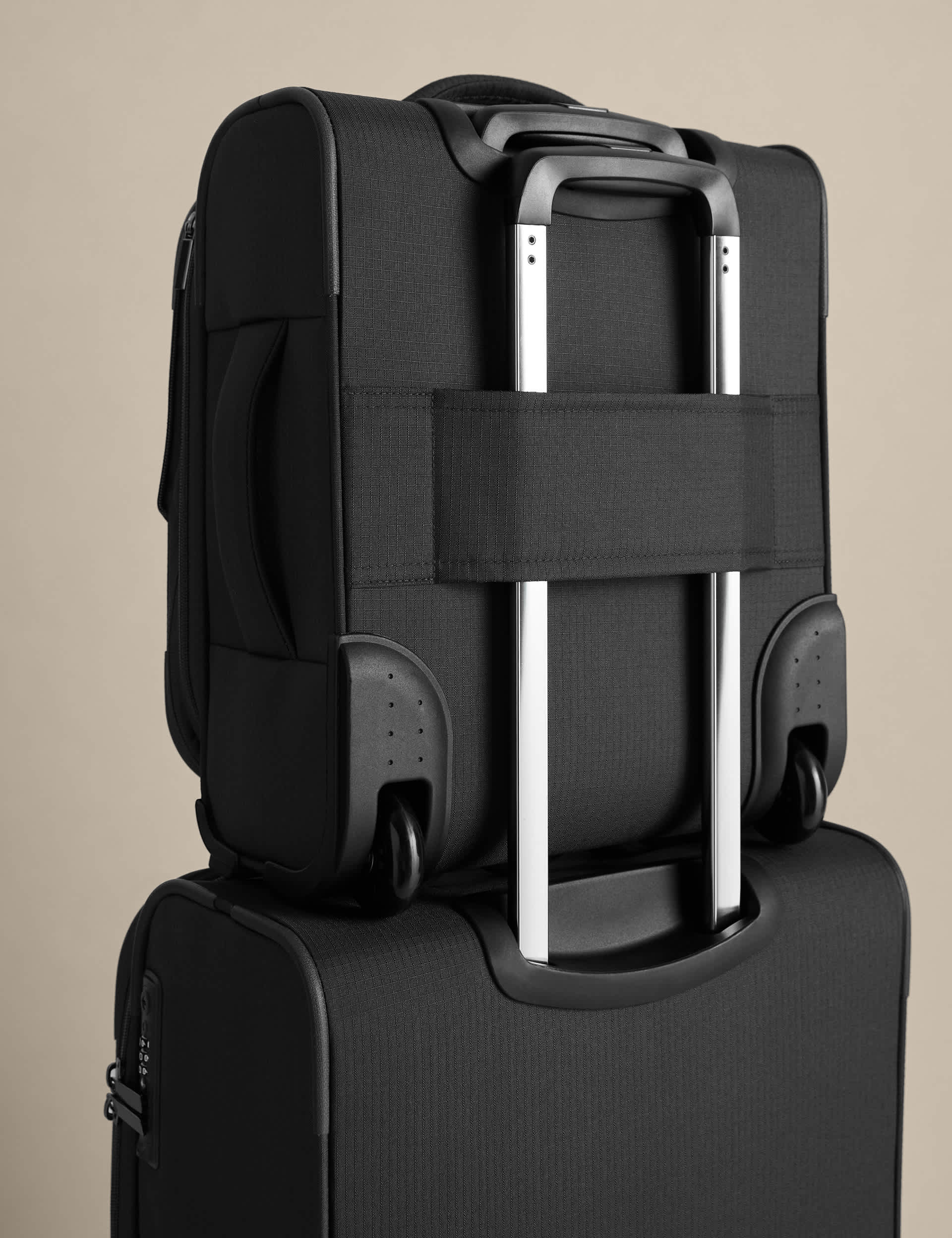 Geneva 2 wheel soft underseat case, UK version