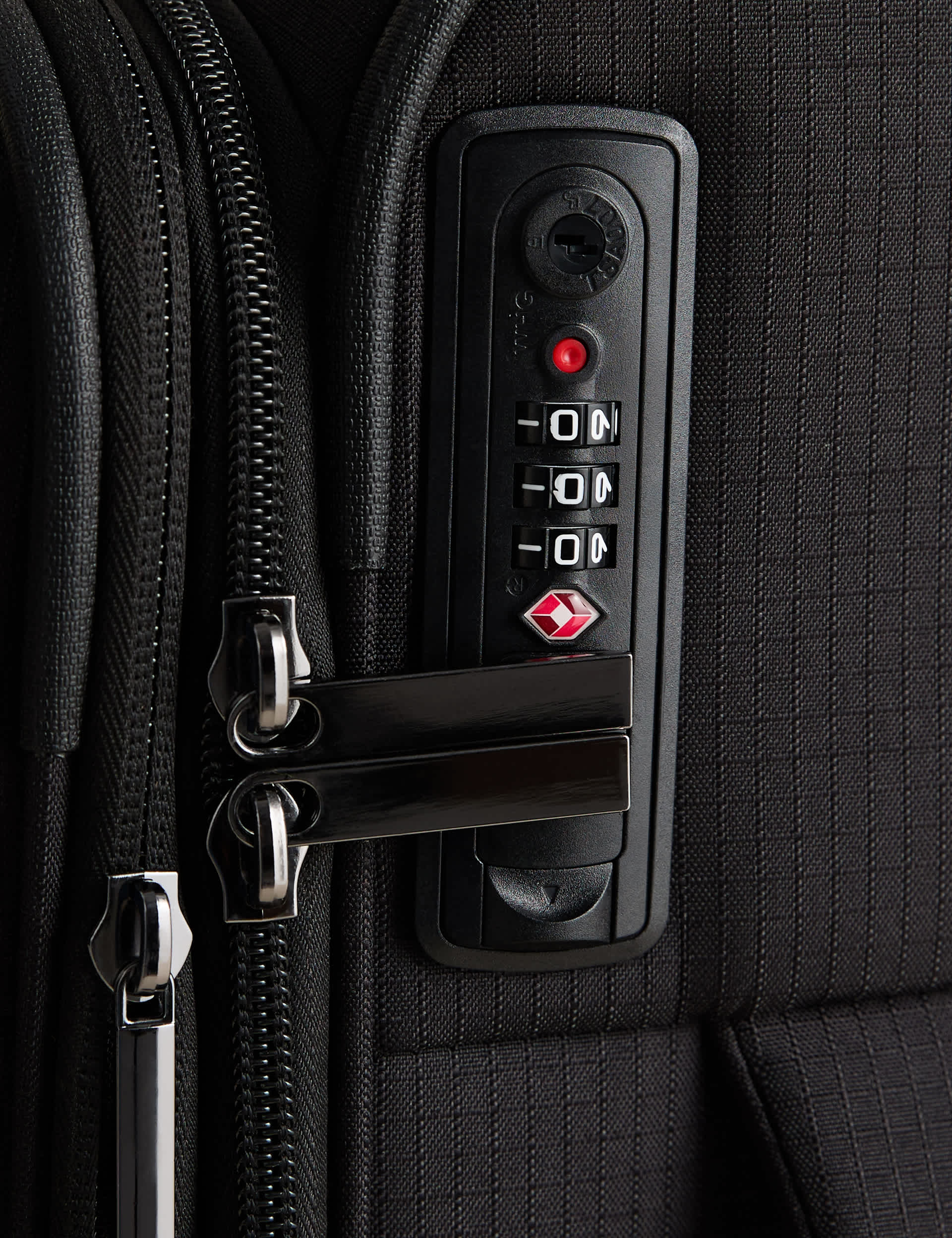 Geneva soft cabin carry-on suitcase with 4 wheels, UK version