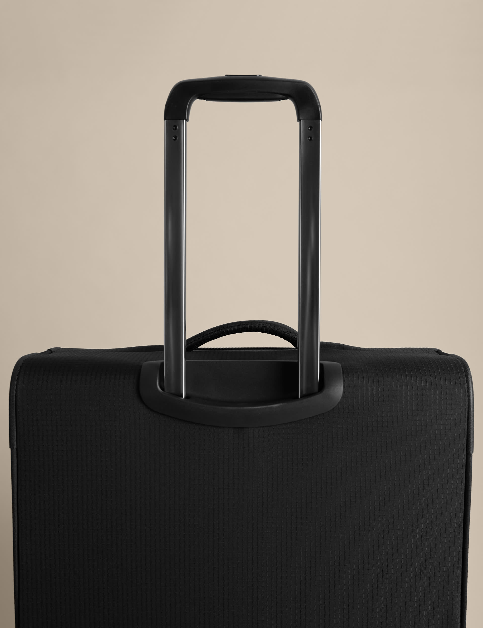 Geneva large soft suitcase with four wheels (British brand)