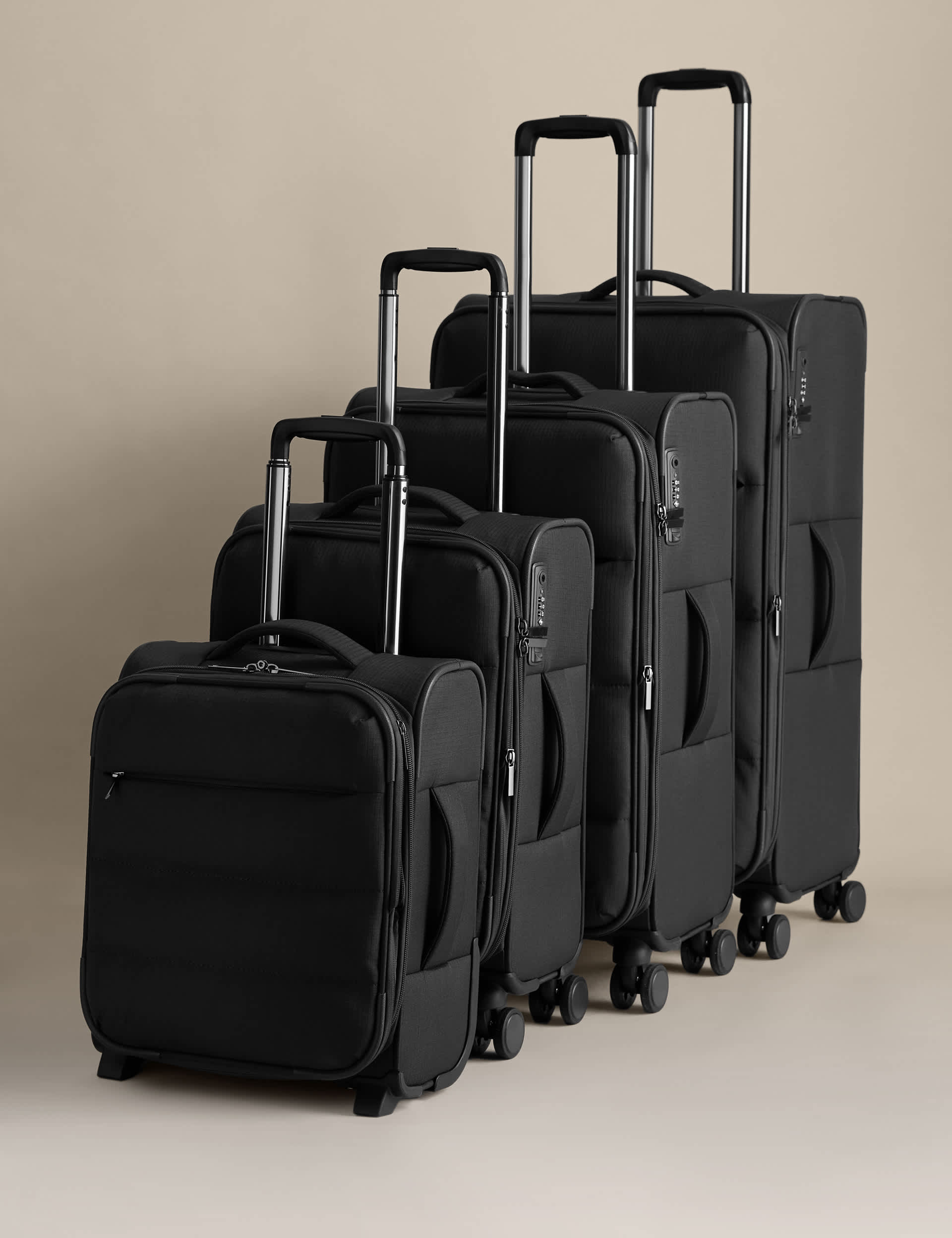 Geneva large soft suitcase with four wheels (British brand)