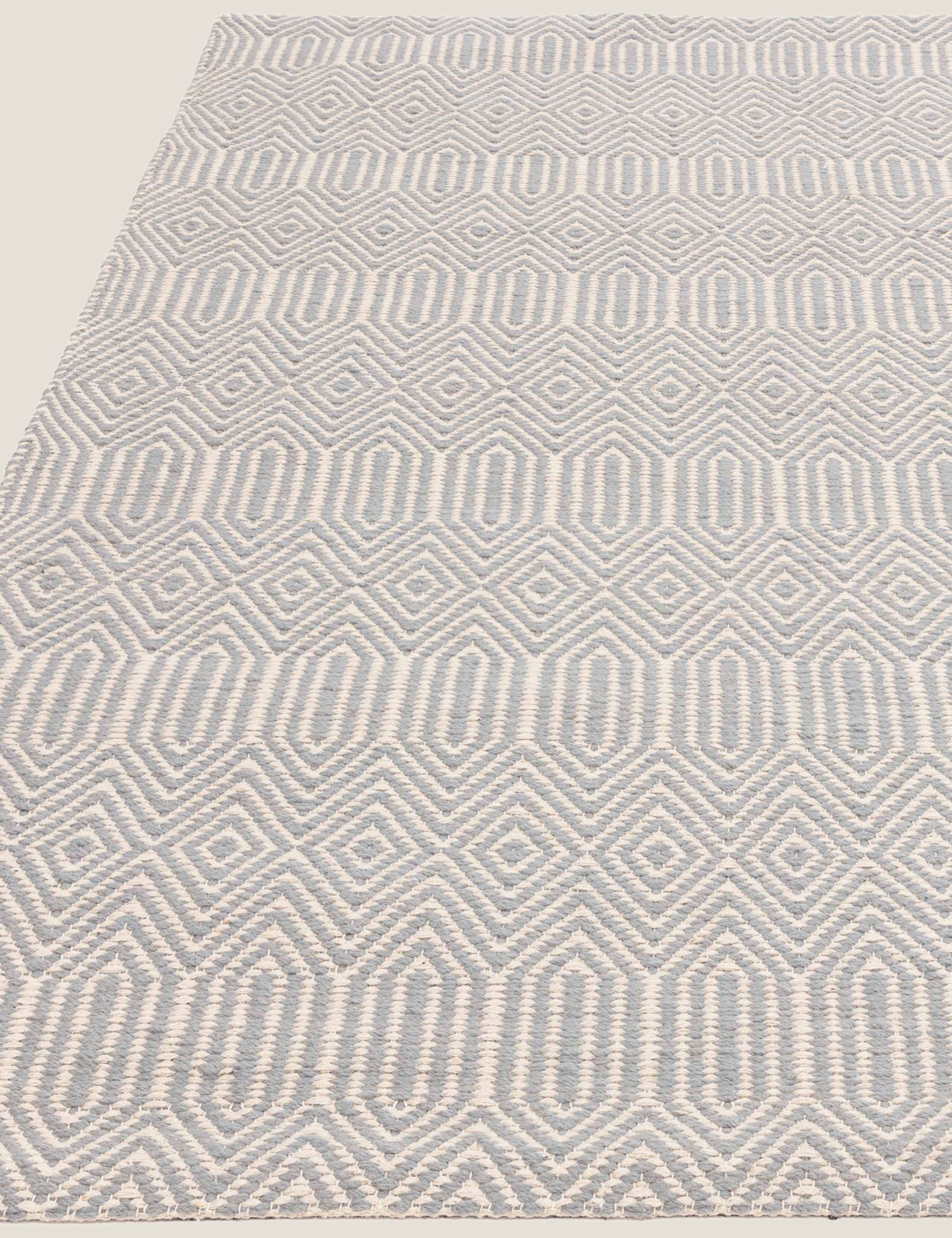 Geo Diamond rug geometric pattern 120x170cm, imported from the UK