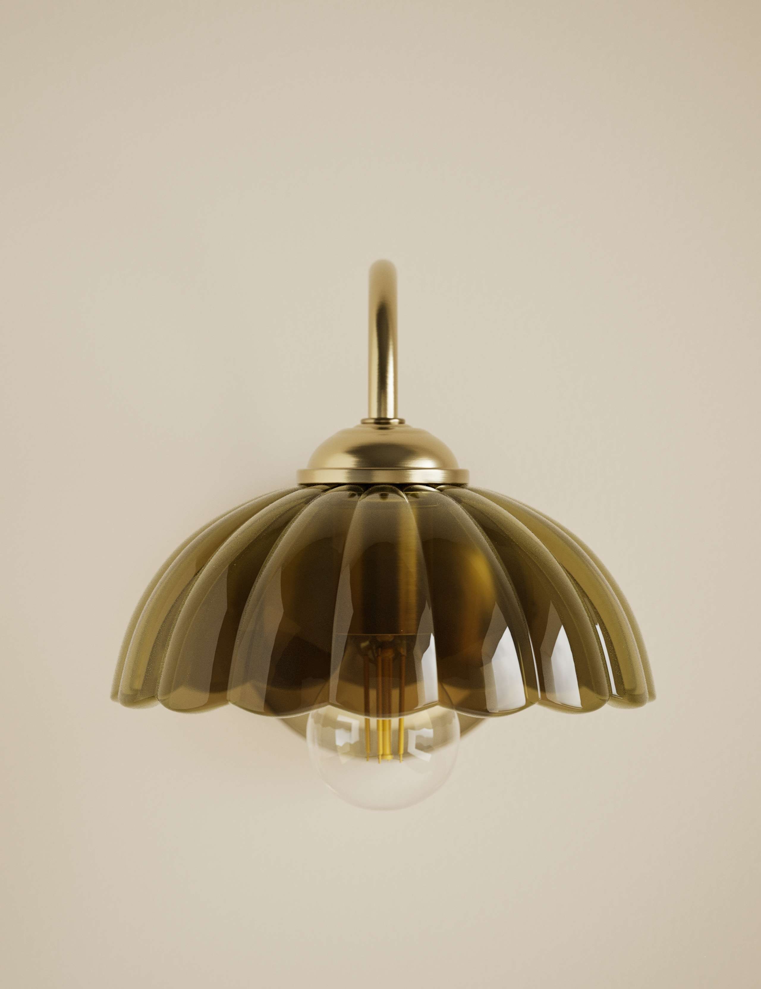 Scalloped glass wall light 16 cm height, UK version