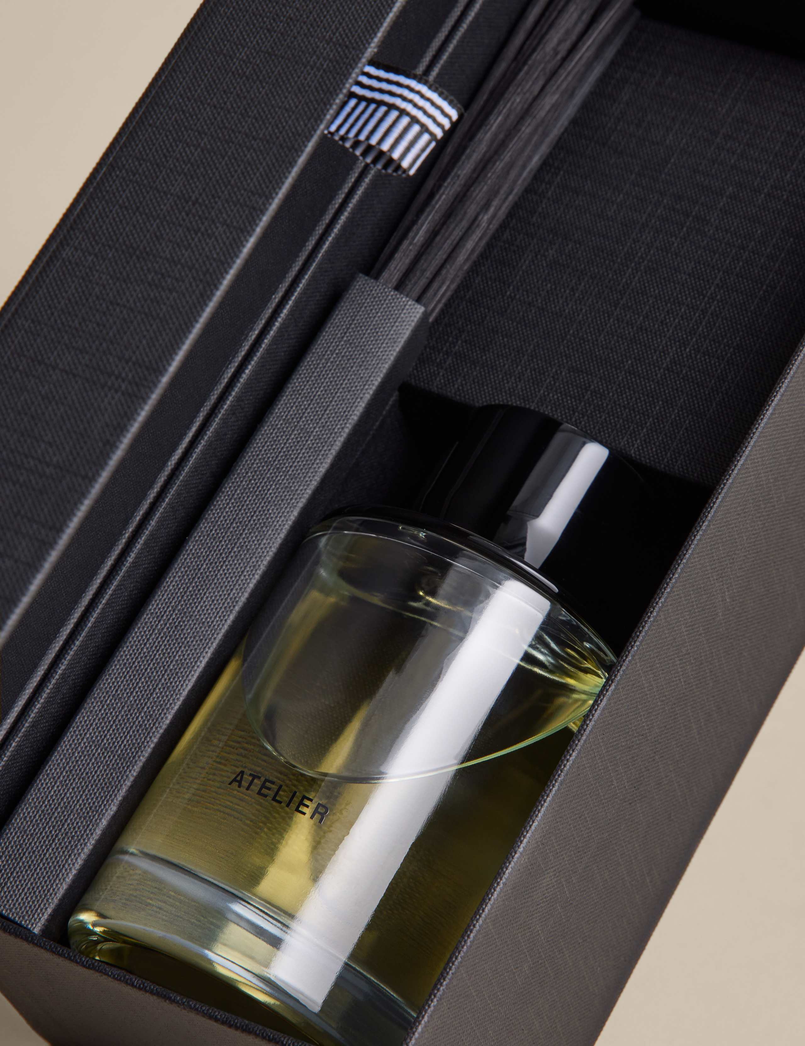 Atelier Golden Vanilla home fragrance reed diffuser 200ml, UK version