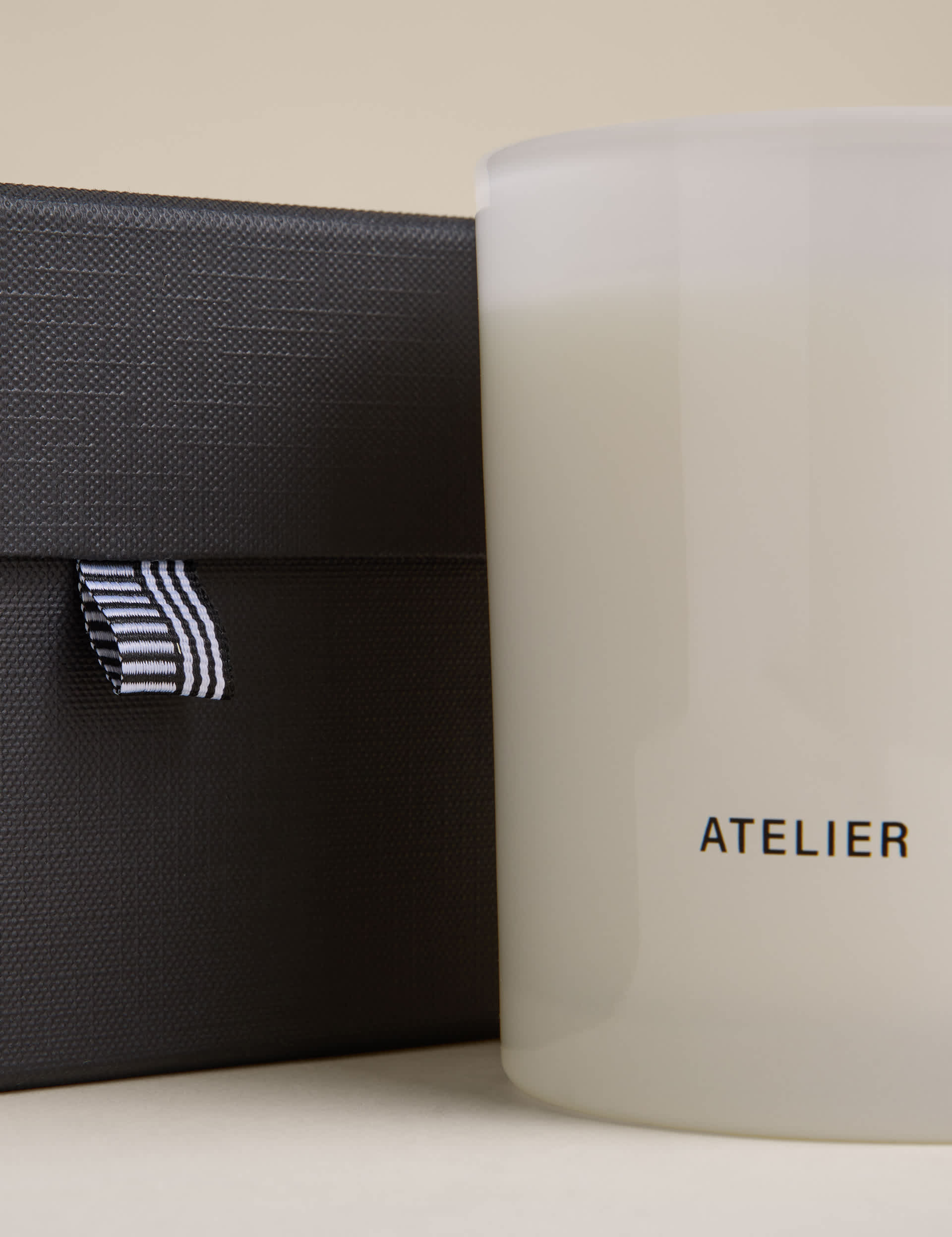 Golden Vanilla scented candle Atelier collection - British product