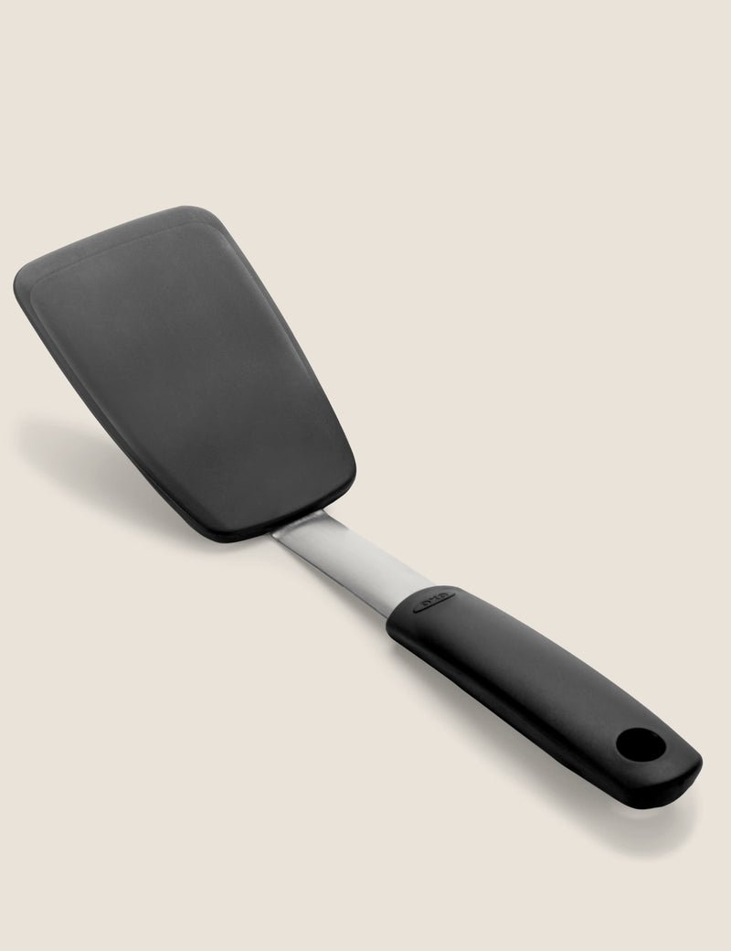 Oxo Good Grips flexible turner, UK version