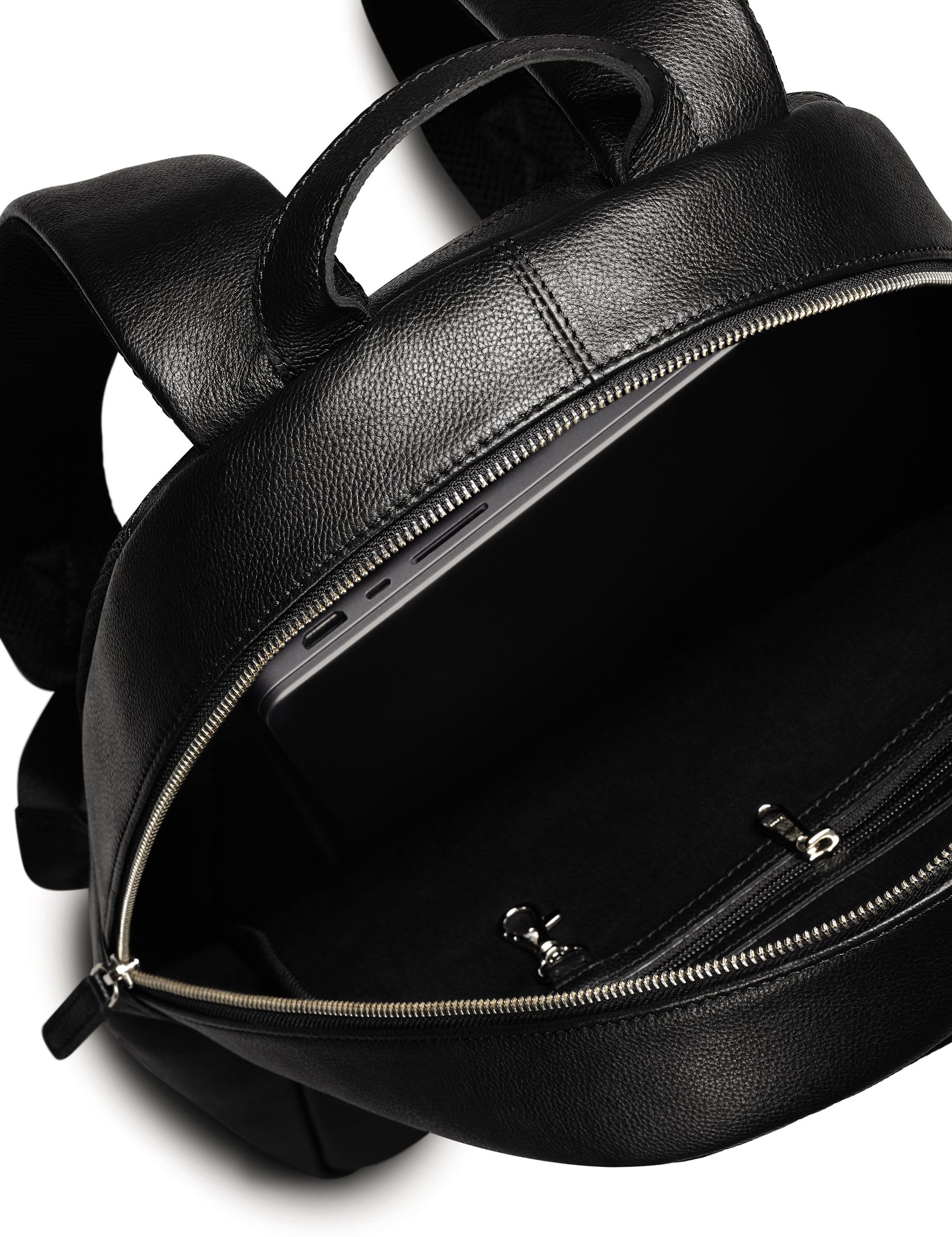 Charles Tyrwhitt grain leather backpack - British product