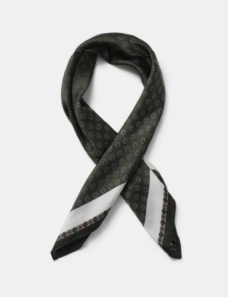 Green circle print scarf in polyester, UK version