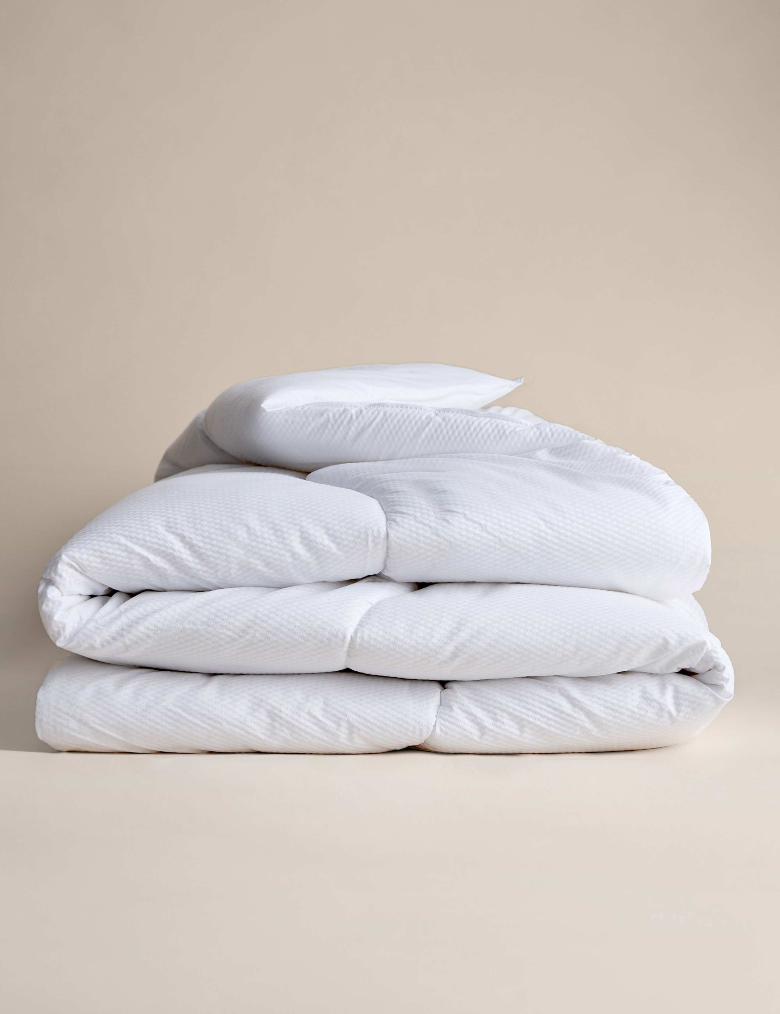 Guest Essentials 10.5 Tog duvet, UK version