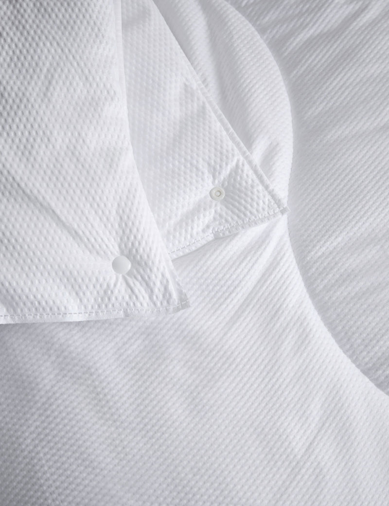 Guest Essentials 13.5 Tog All Season Duvet, UK version