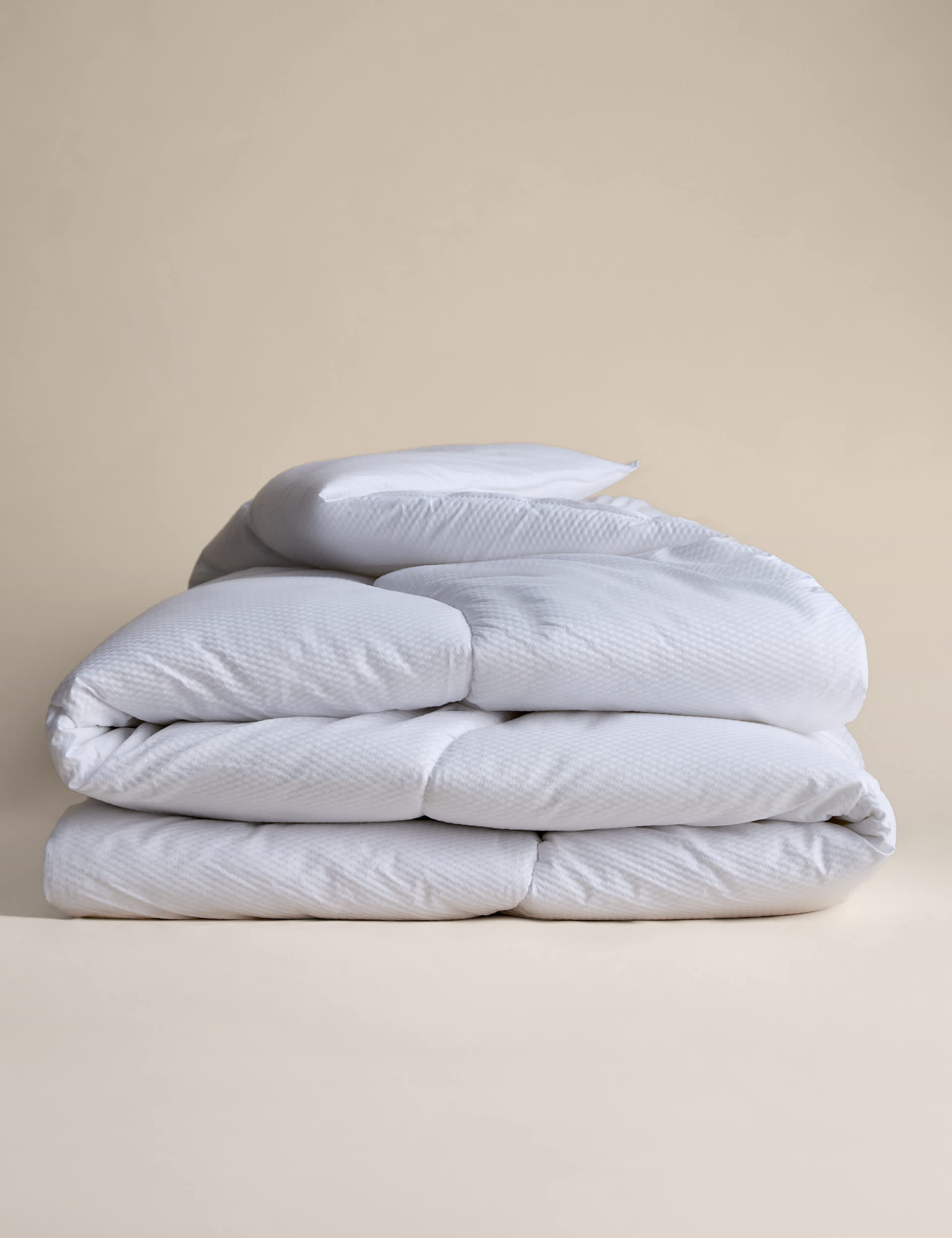 Guest Essentials 7.5 Tog Duvet, UK version