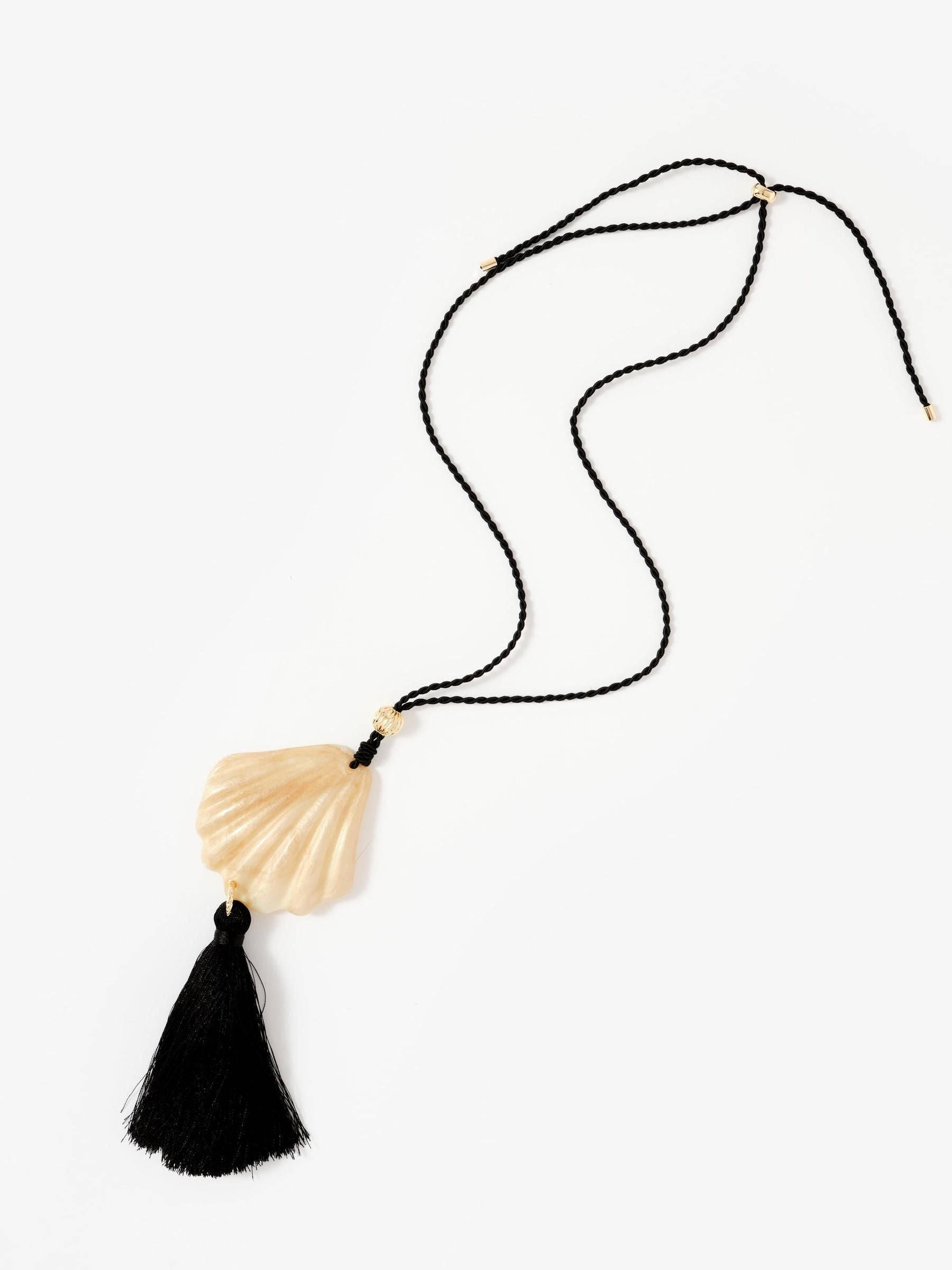 Mint Velvet cream shell resin tassel pendant necklace - British product