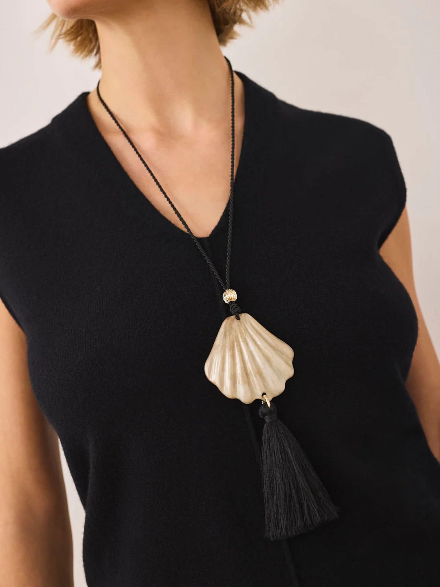 Mint Velvet cream shell resin tassel pendant necklace - British product