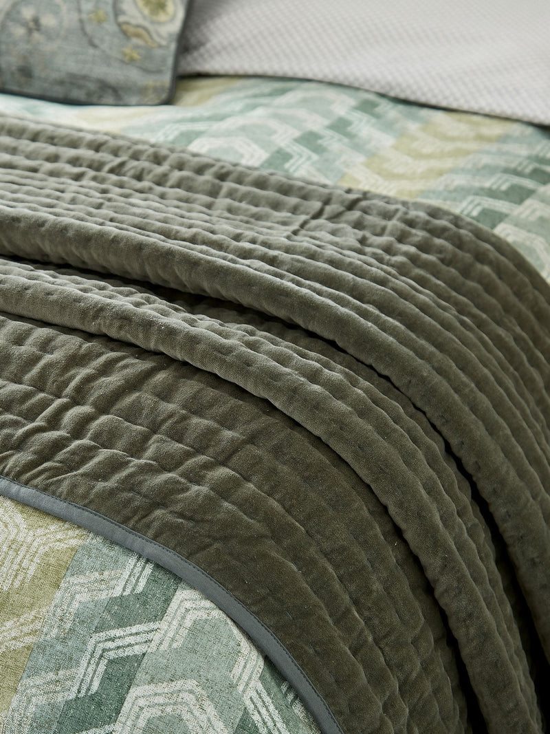 Bedeck of Belfast green velvet quilted throw 220x200cm (British brand)