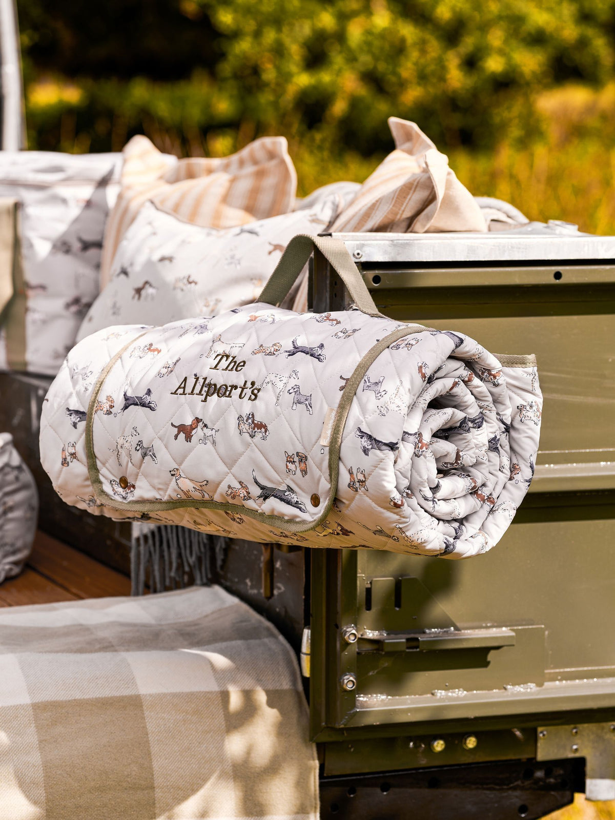 Sophie Allport doggy daycare picnic blanket 200x150 cm (British brand)