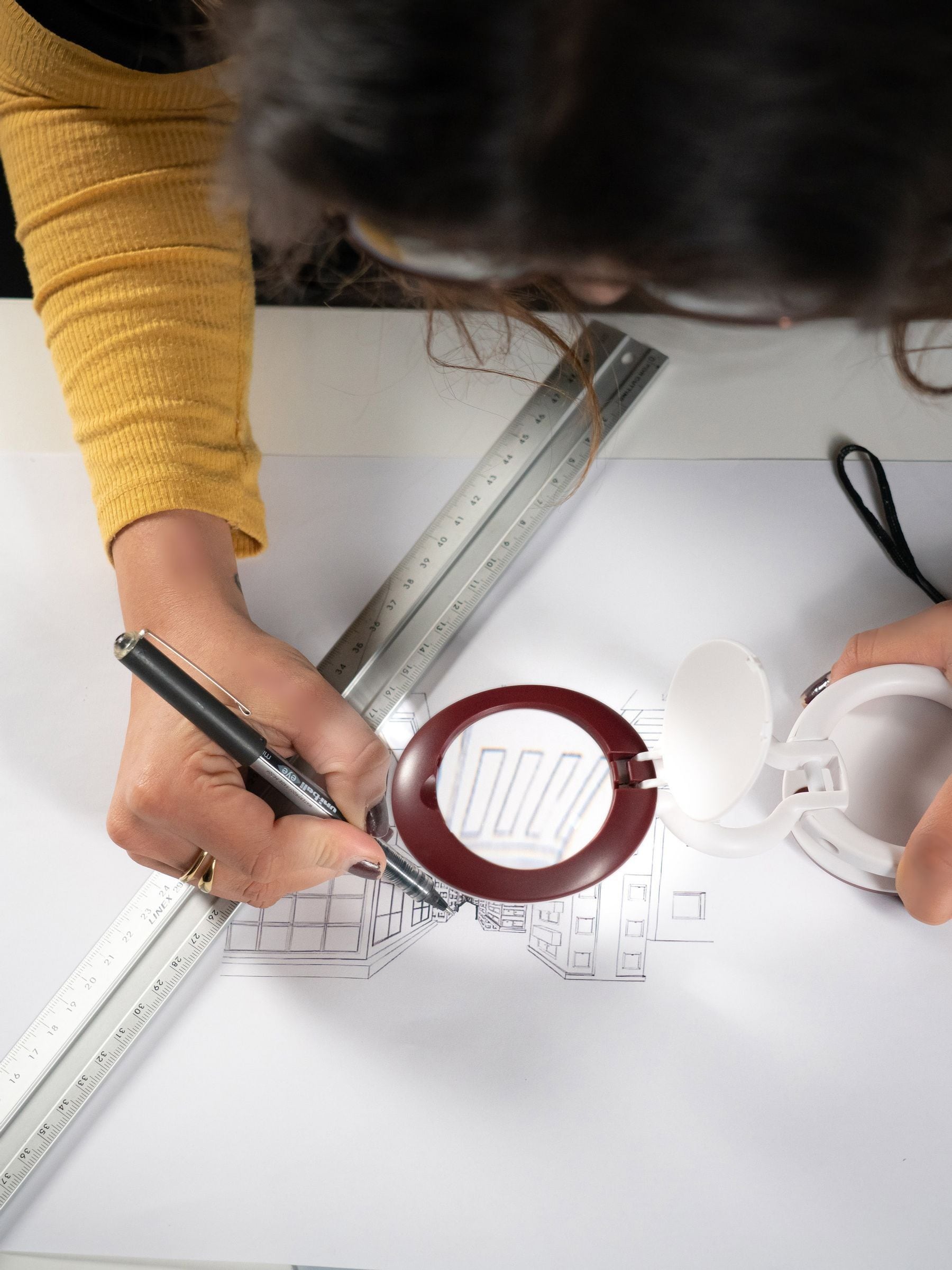 Daylight Company White Red YoYo Magnifier, imported from the UK