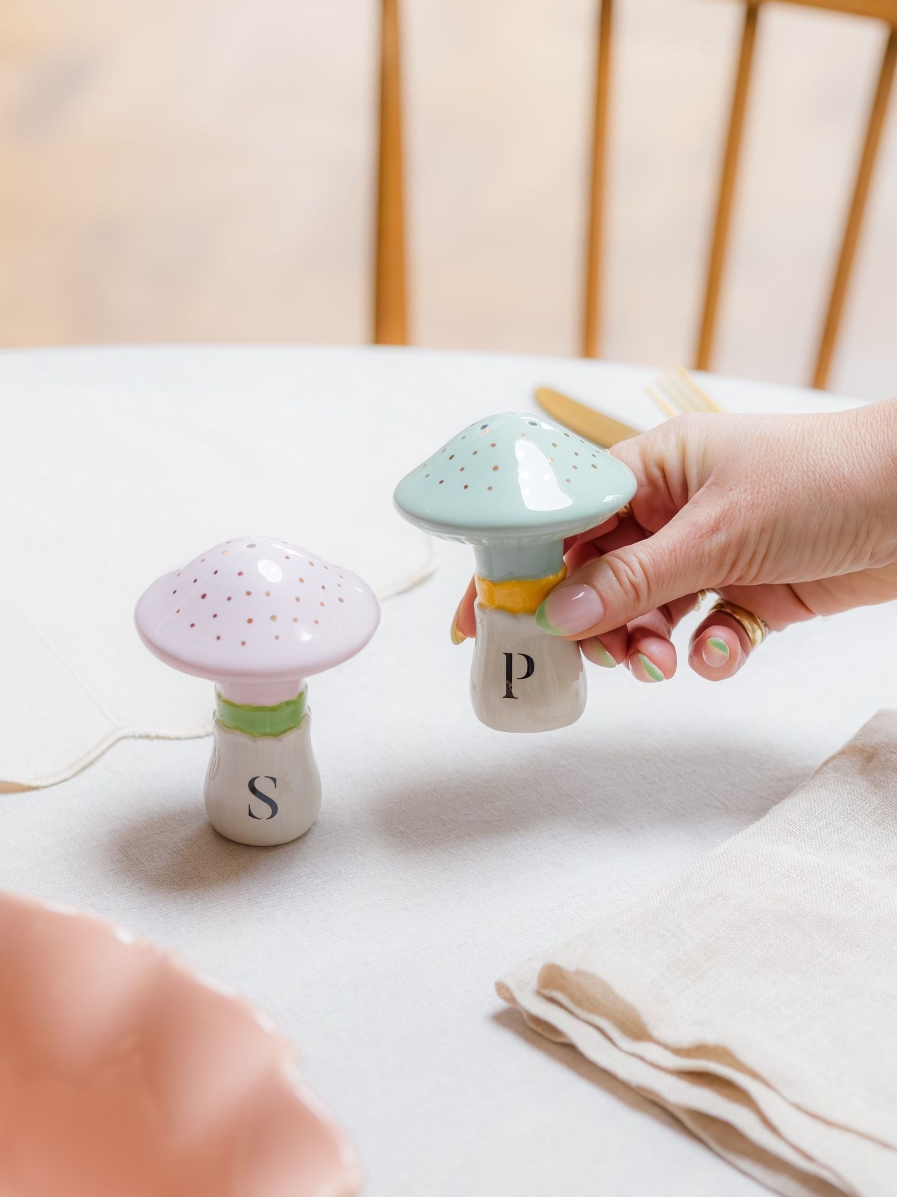 Yvonne Ellen mushroom salt pepper shakers dolomite ceramic (British brand)