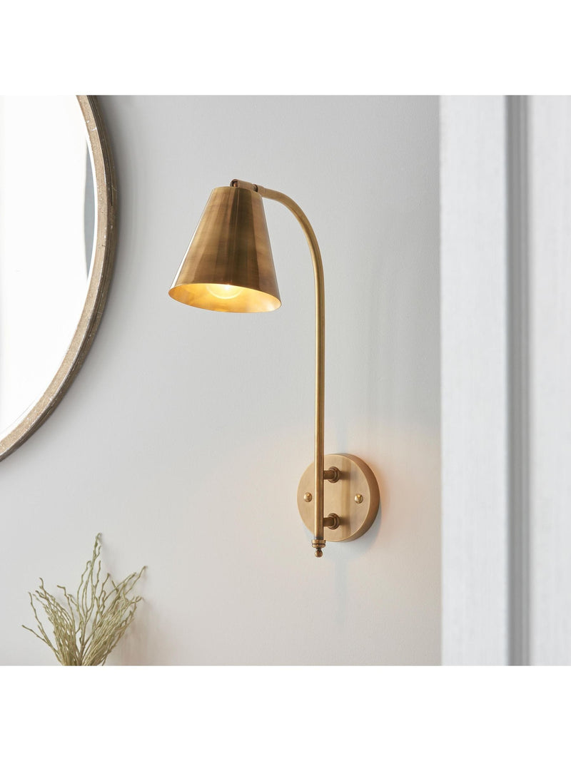 Gallery Home Gold Radiance brass wall light antique finish - British product
