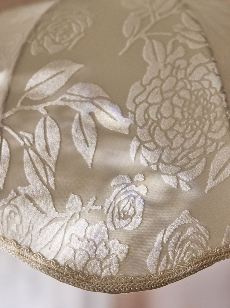 Shabby Chic cream Karis easy fit shade - British product