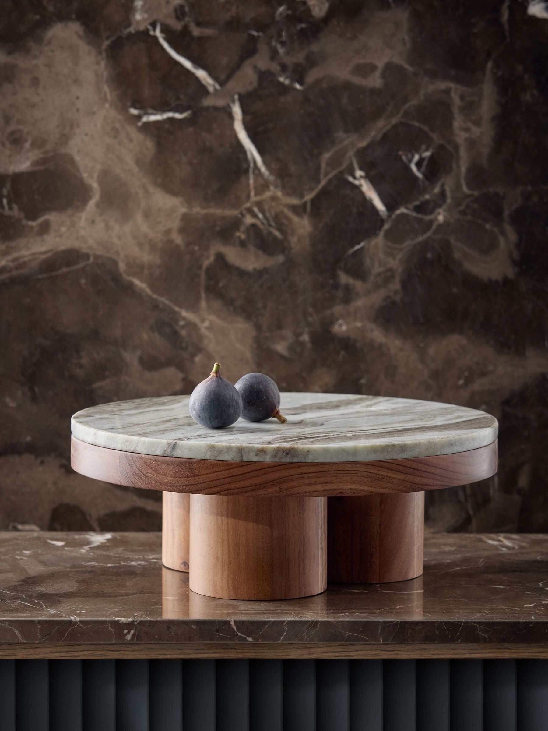 Natural N. marble and wood pedestal serving board 35cm (British brand)