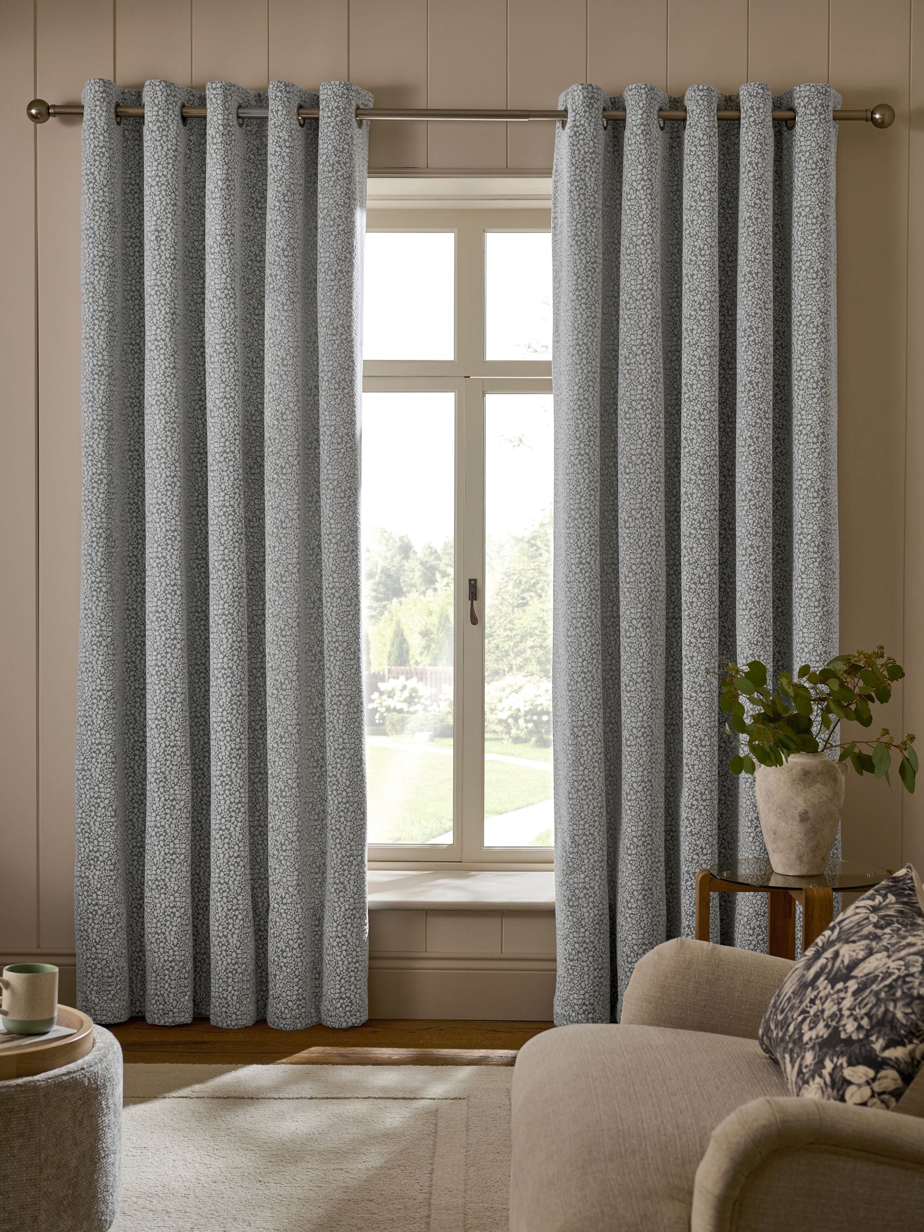 Blue floral chenille eyelet lined curtains, UK version