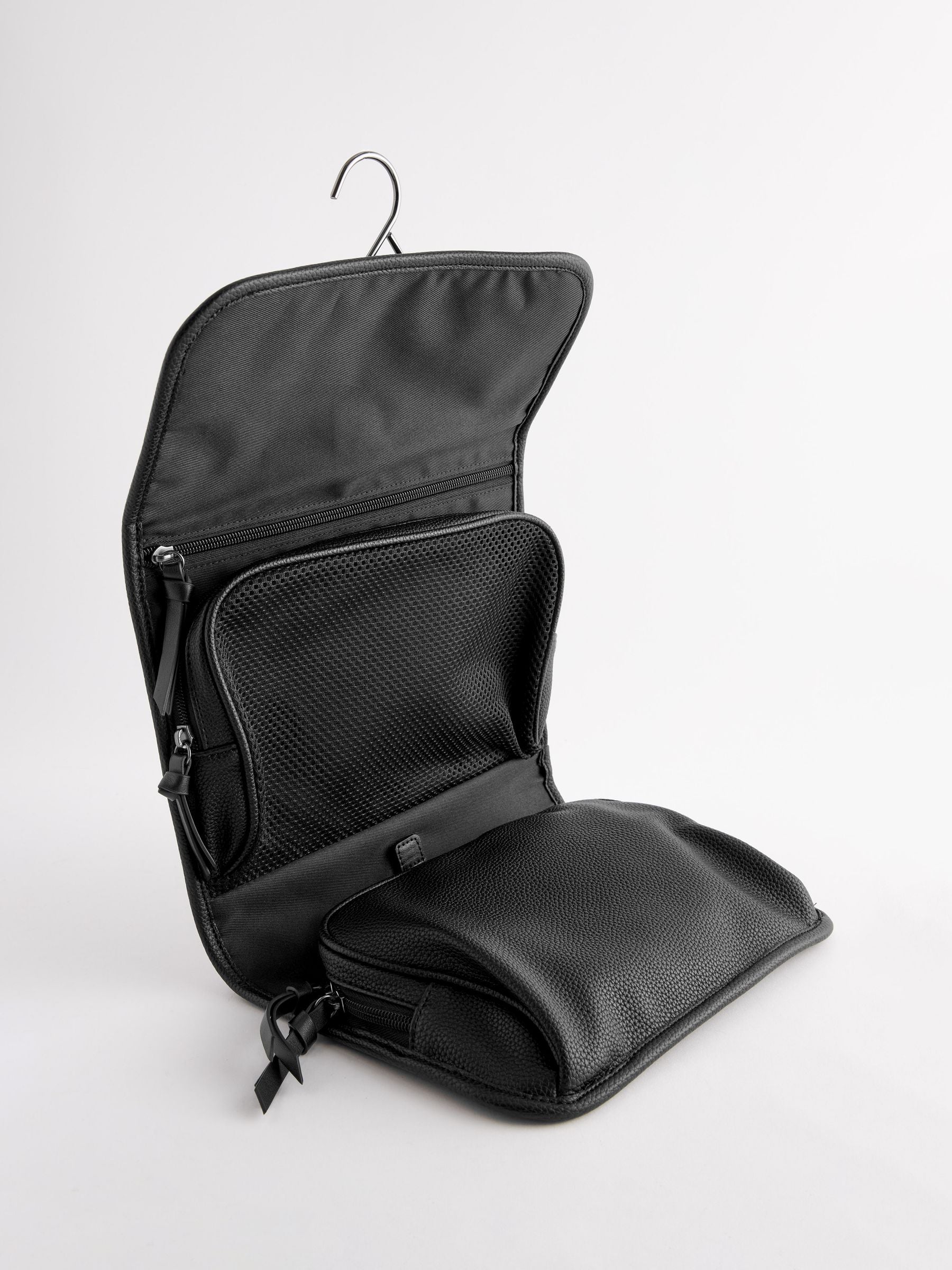 Black hanging washbag - British product