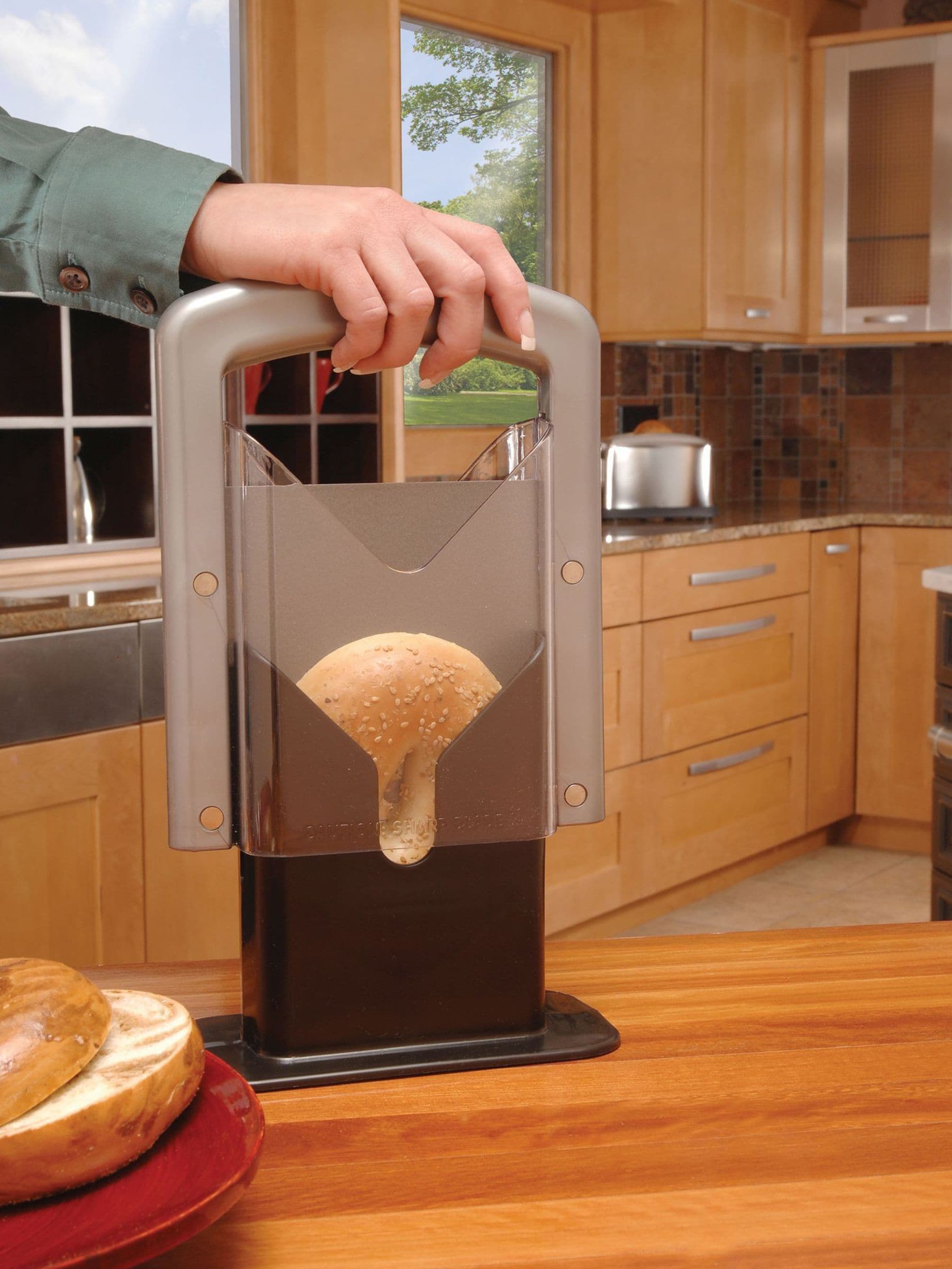 Kitchencraft White Bagel Guillotine Quick Slice Safety Knife, UK version