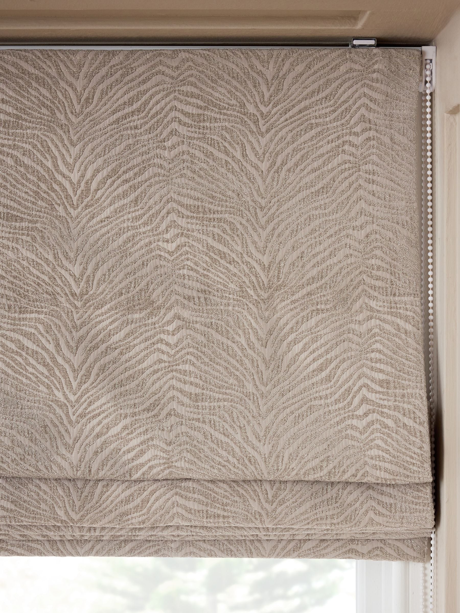 Zebra chenille blackout roman blind natural finish - British product