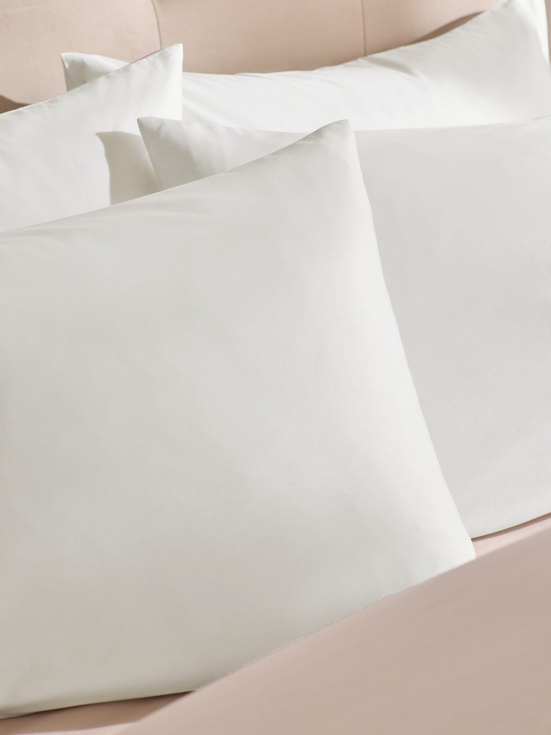 Collection Luxe white Egyptian cotton pillowcases 200 thread count, UK version