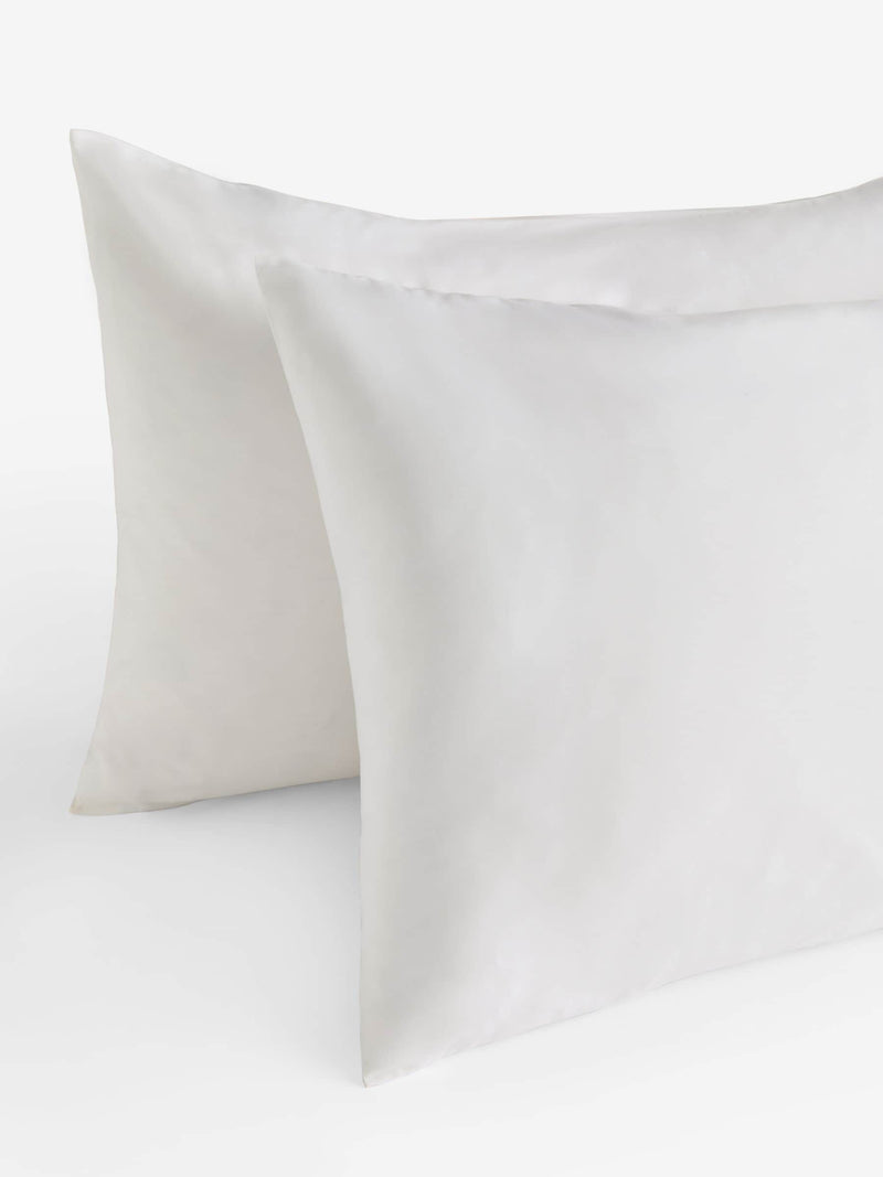 Collection Luxe white Egyptian cotton pillowcases 200 thread count, UK version