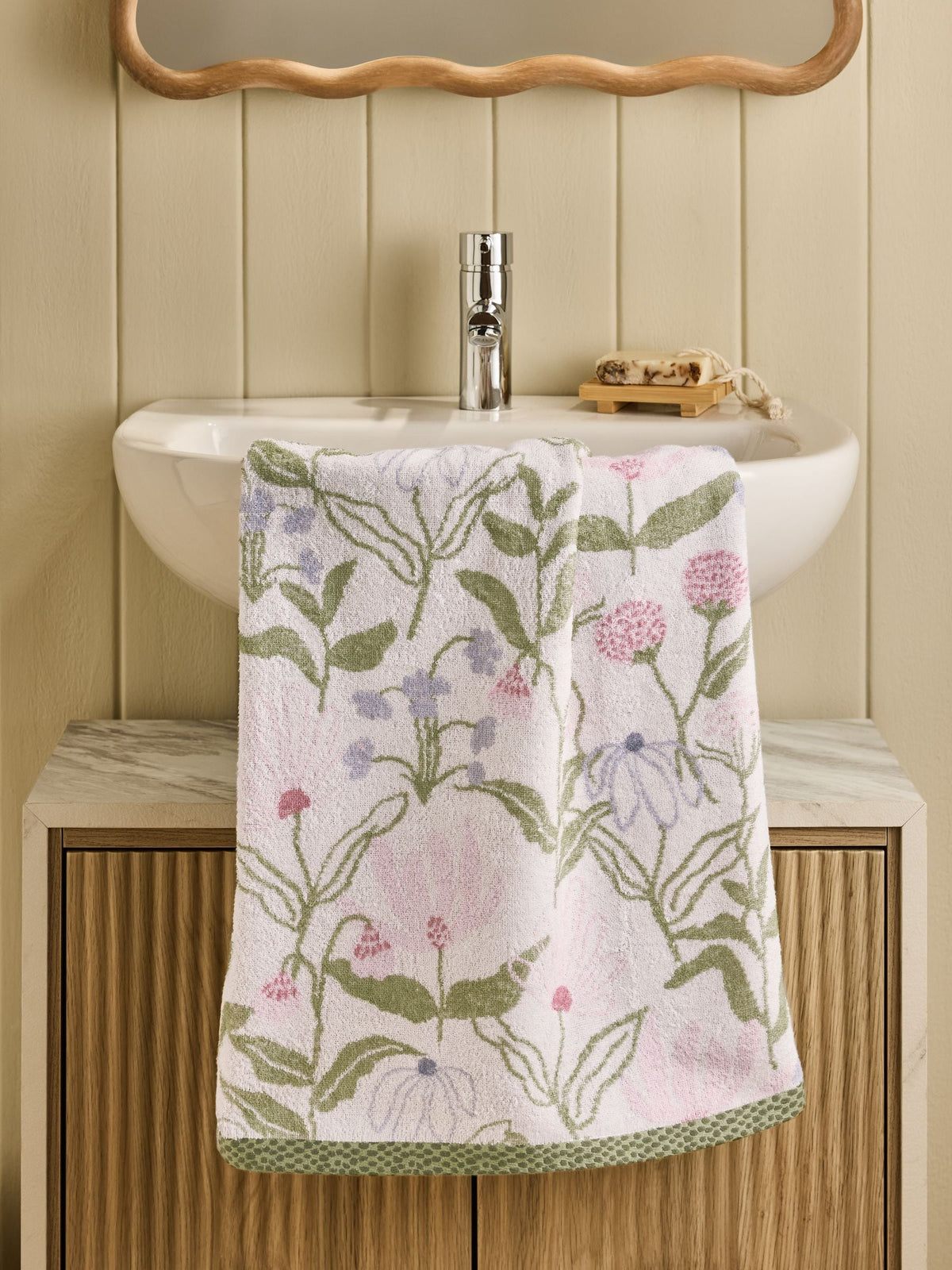 Floral 100% cotton hand and bath towel (British brand)