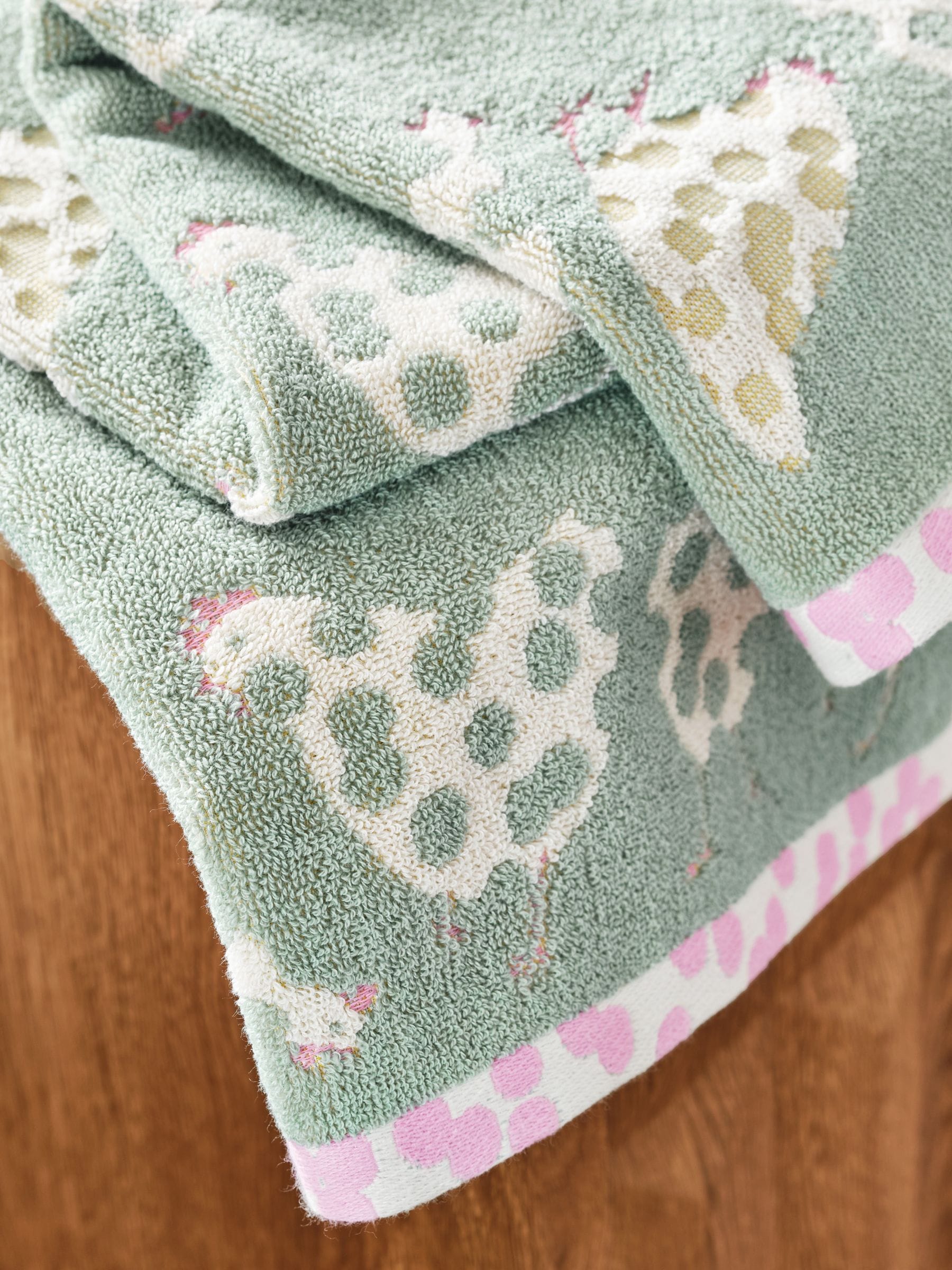 Sage Green chicken towel 100% cotton (British brand)