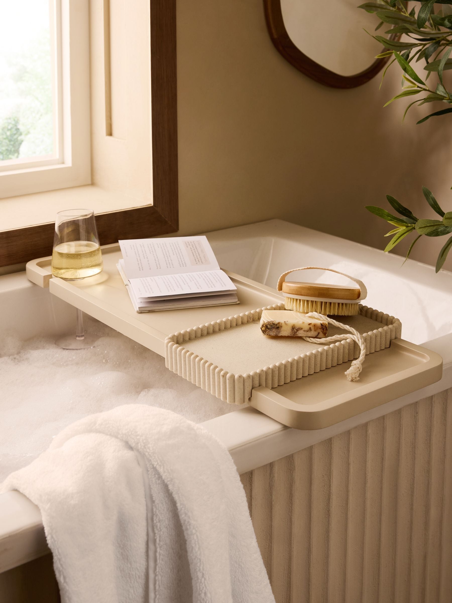 Natural Rib bath tray with wine glass holder - British product