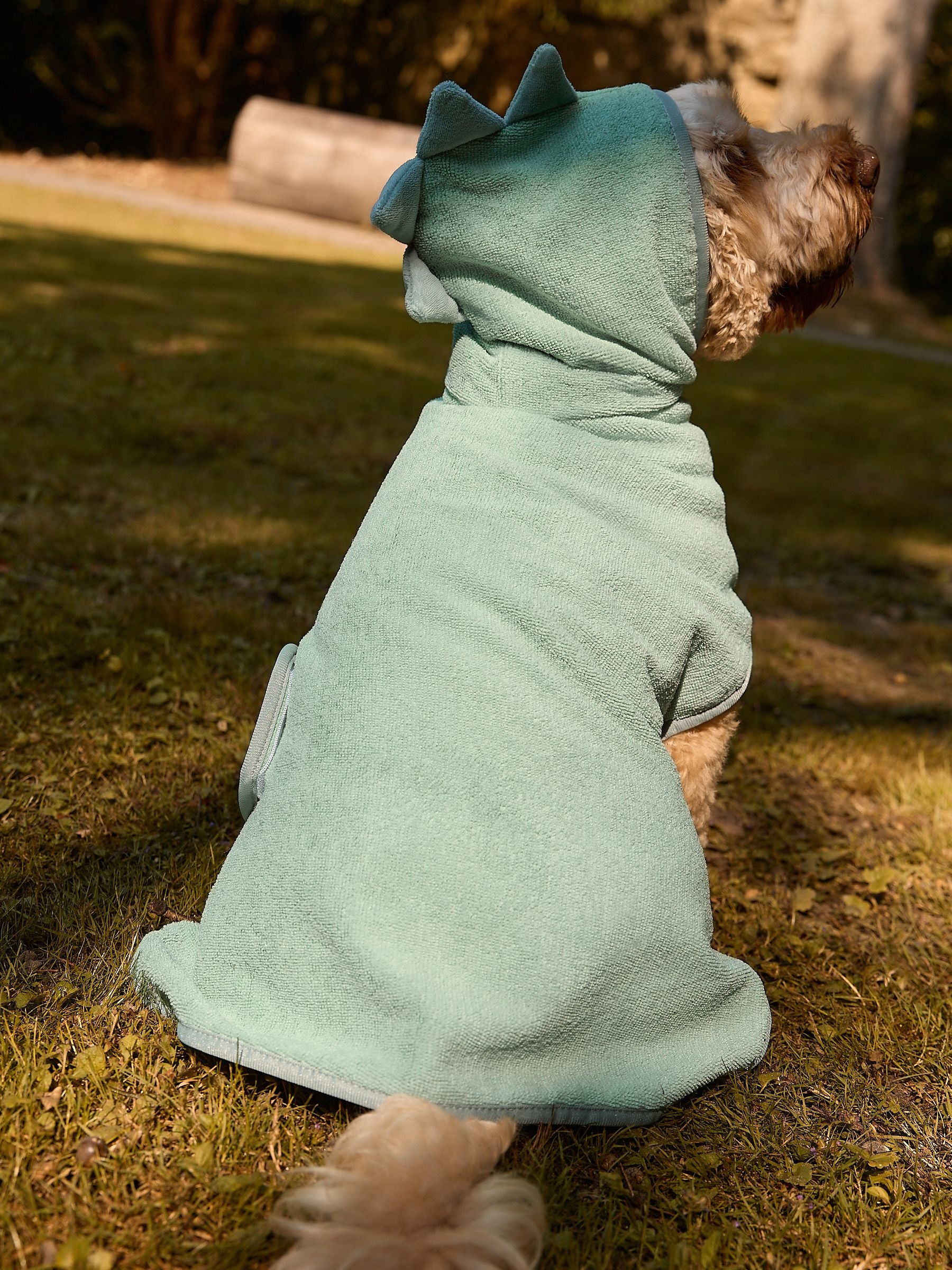 Green dinosaur pet towel robe, 88% polyester, 12% nylon (British brand)